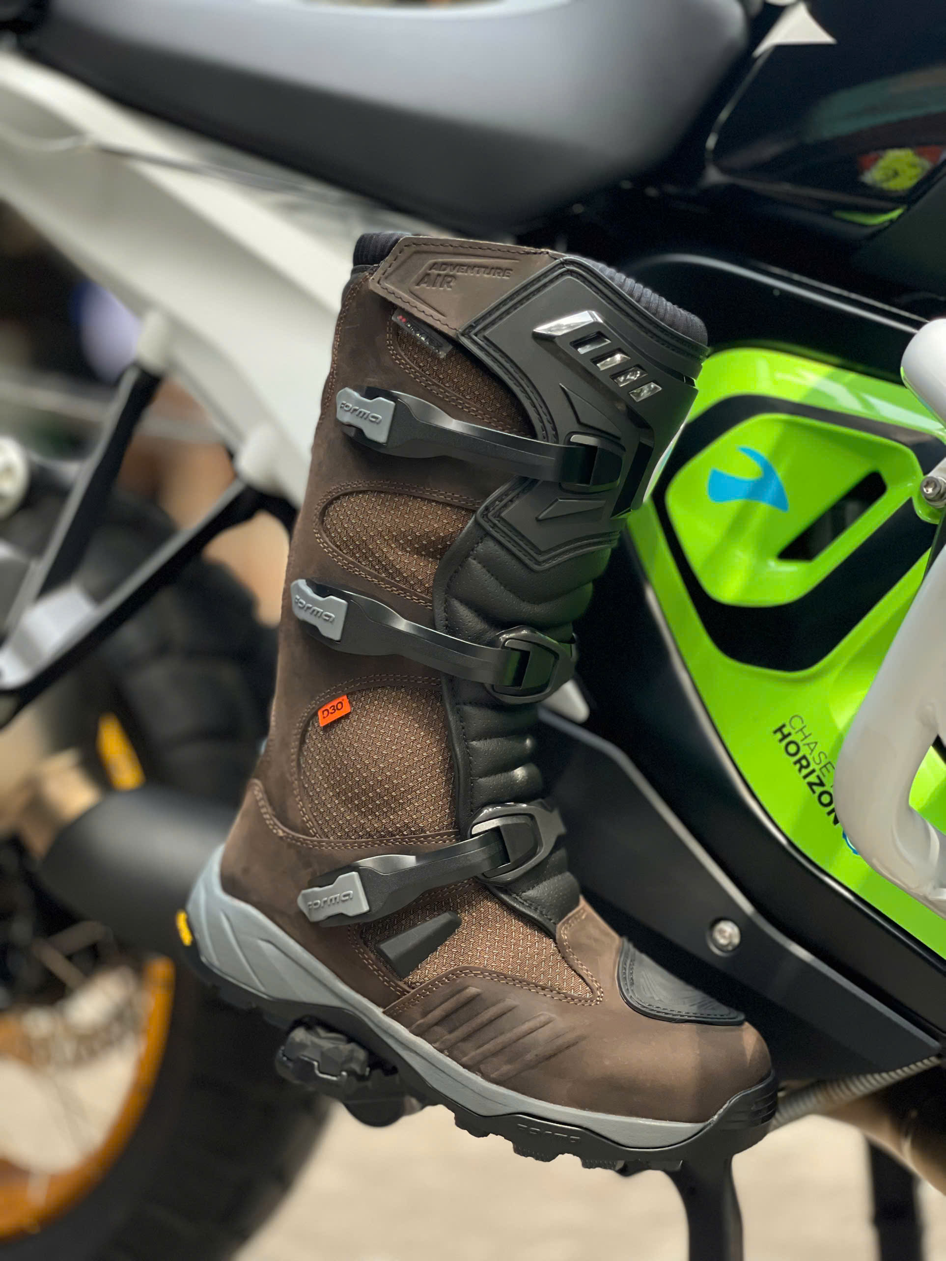 Giày FORMA ADVENTURE AIR Dry - Đen