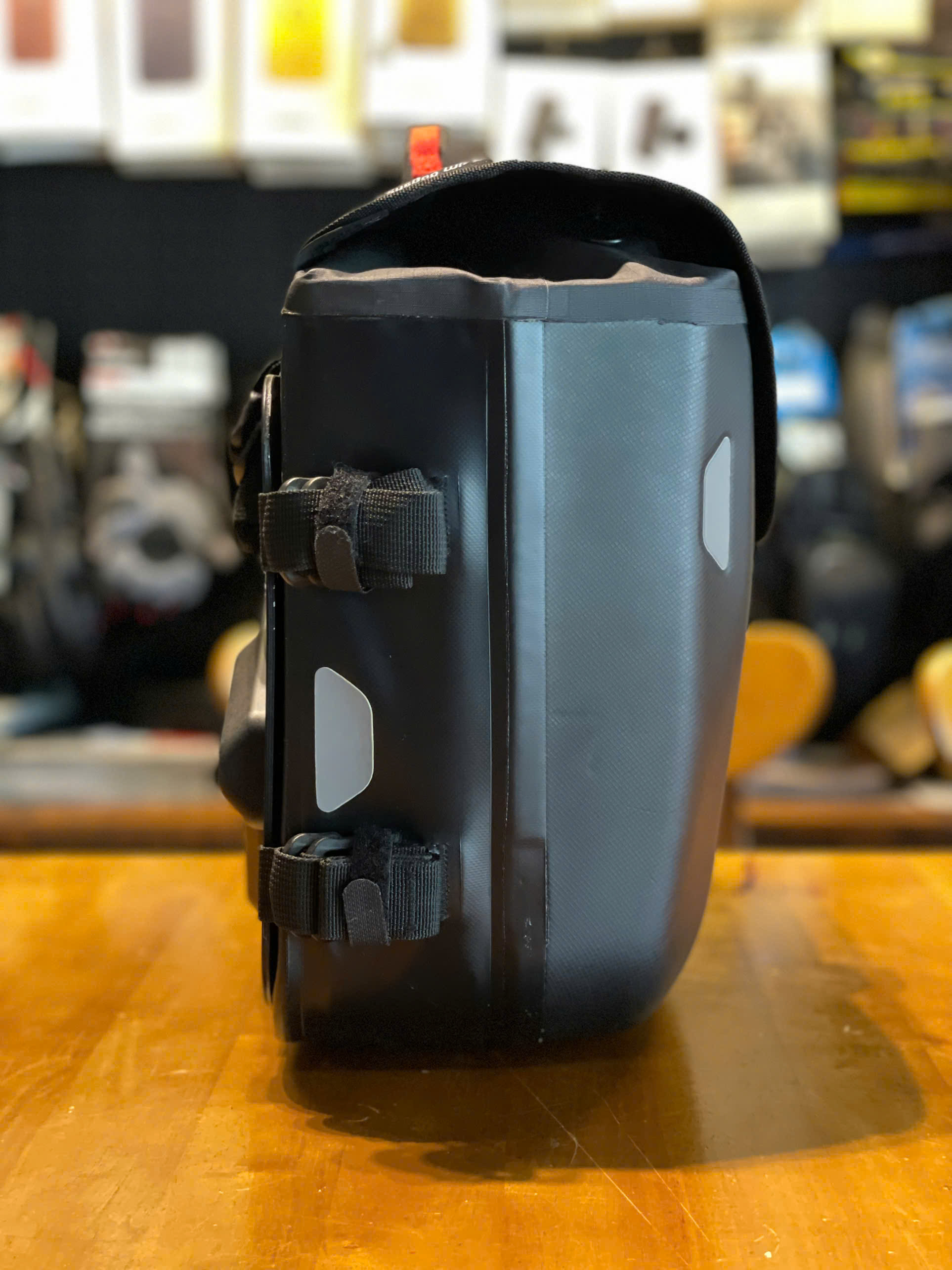 [Hàng lướt] Túi hông SW Motech Sysbag Waterproof - size S 16l - Trái