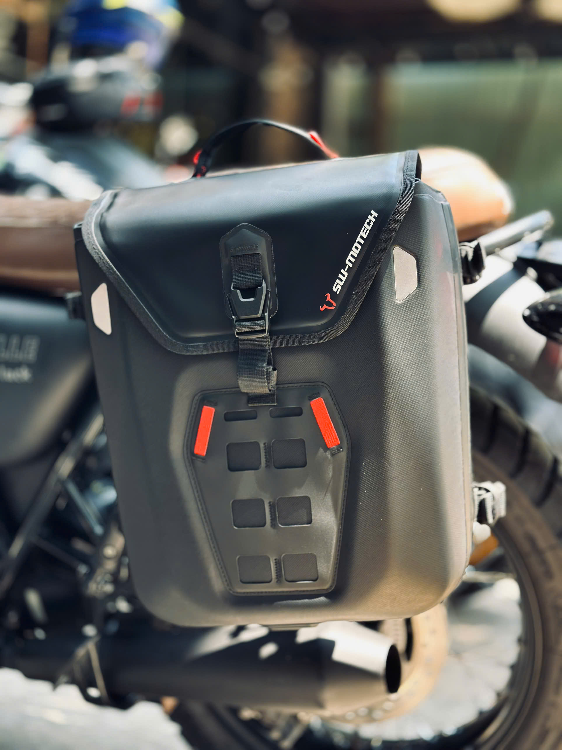Khung Túi SW-Motech SLC cho Triumph T100/T120 Phải