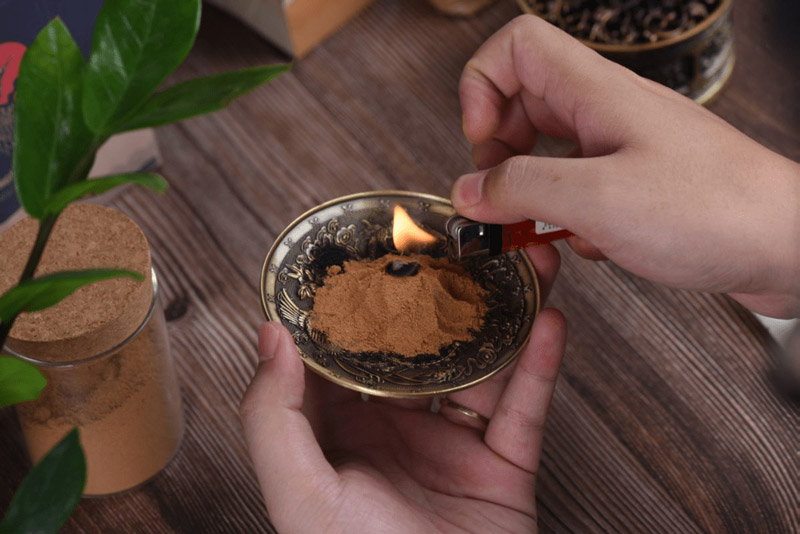 bột trầm hương