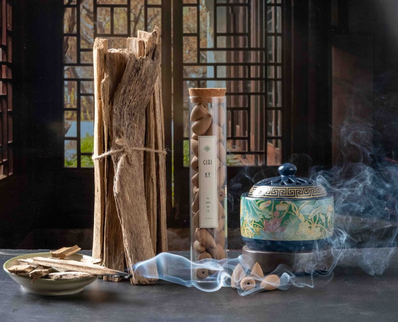 trầm hương xông nhà