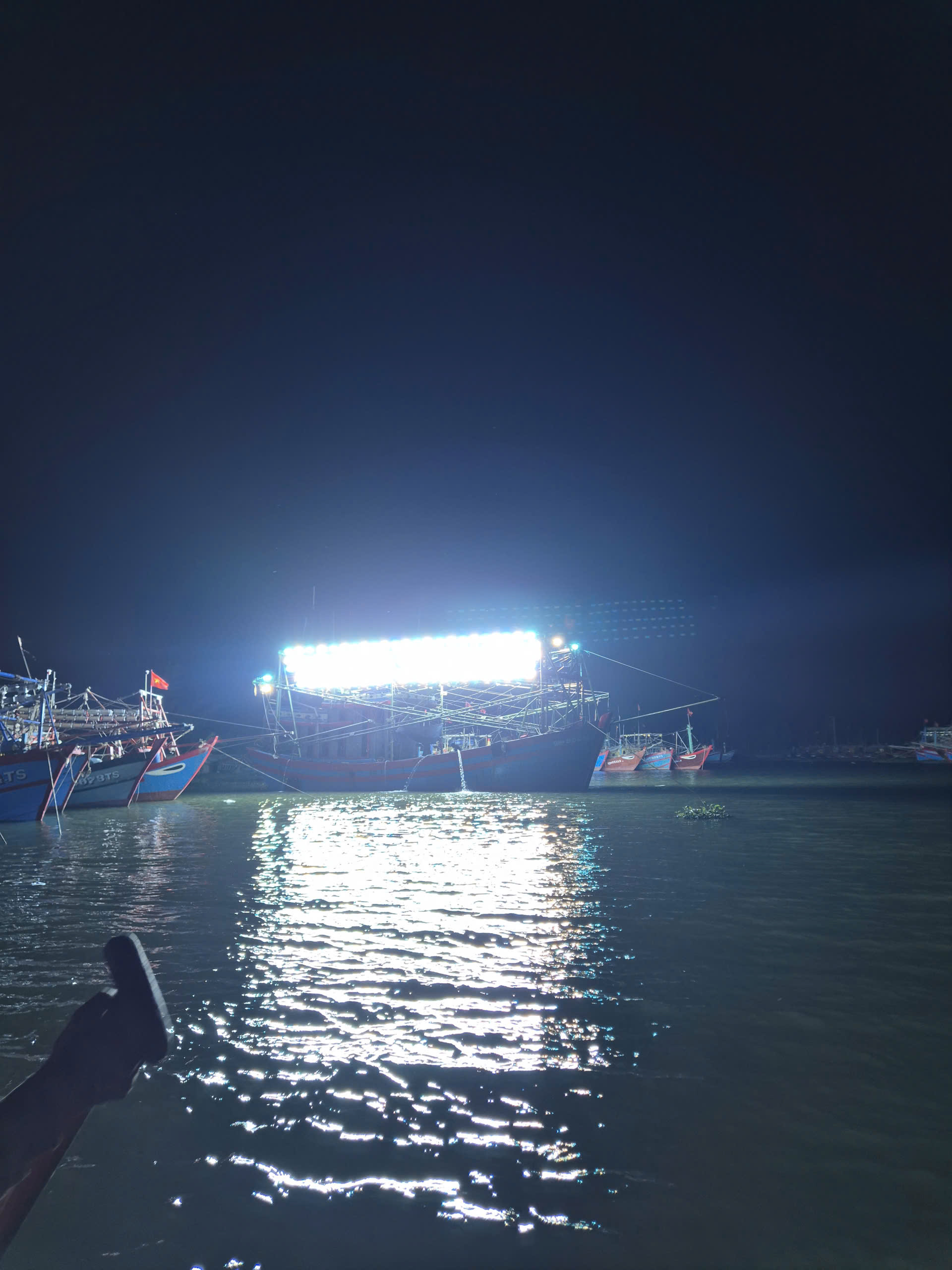 powering-through-crisis-led-111-philippines-supports-fishing-fleets-amid-energy-