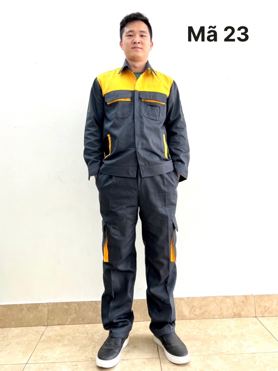 Quần áo bảo hộ lao động mẫu AD18, màu xám phối ngực vàng, vải kaki 3/1