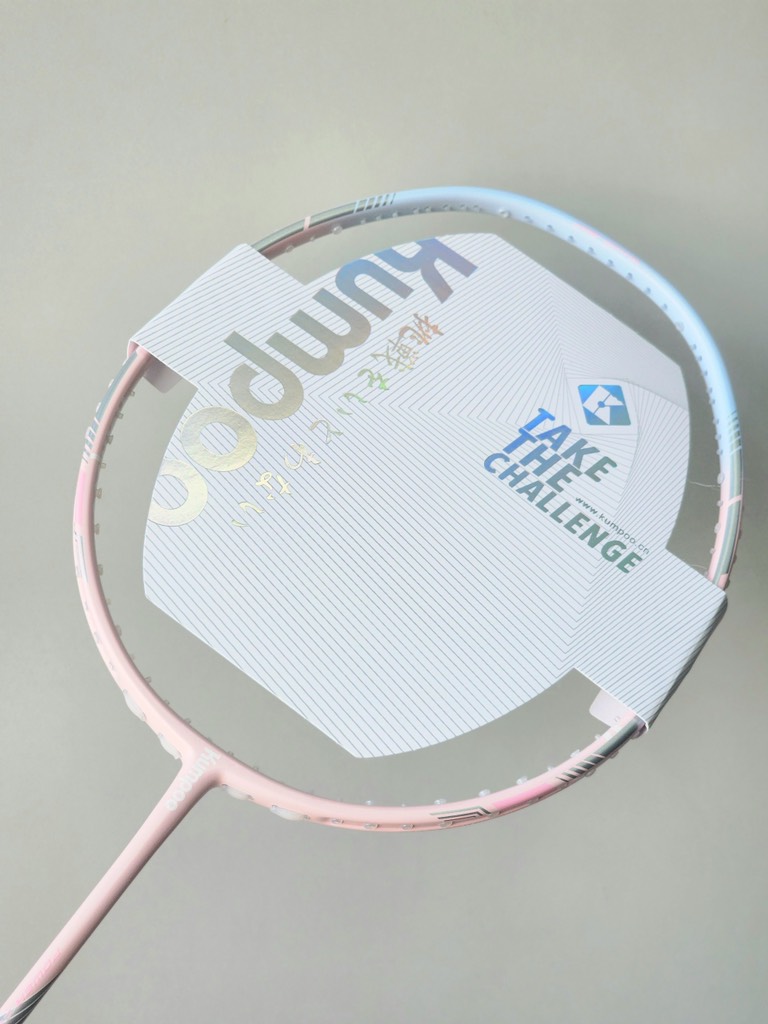 Vợt Cầu Lông Kumpoo SAKURA Trắng Hồng