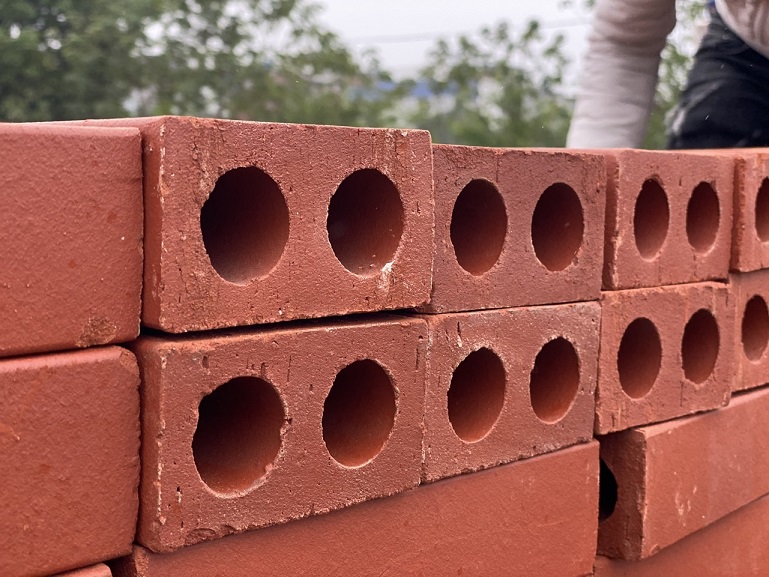 Gạch không trát 2 lỗ Ngọc Sáng