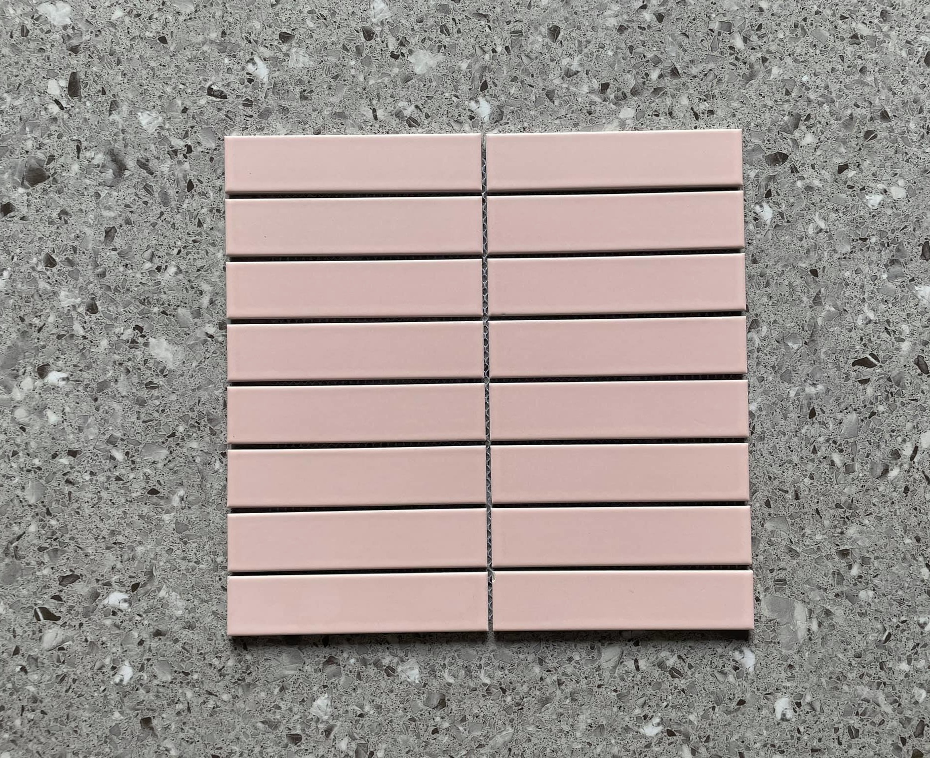 Gạch thẻ nội thất dạng vỉ nhập khẩu Trung Quốc màu kem