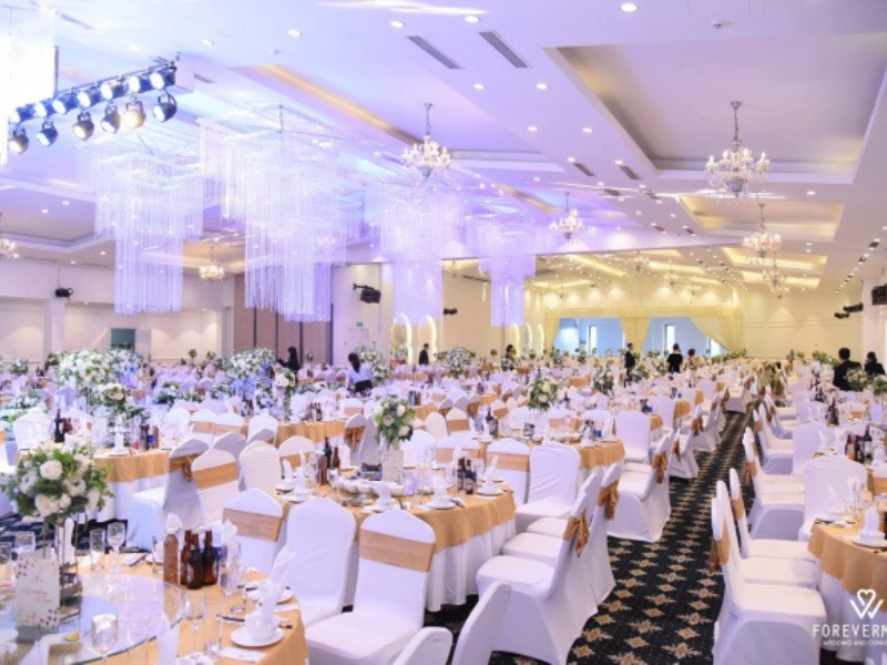 Dịch vụ giặt là Phương Danh cho bên hội nghị tiệc cưới Forevermark