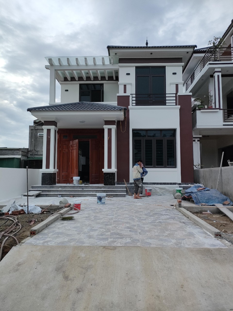 Hoàn thiện nhà 2 tầng mái nhật ở Thị Trấn Thanh Chương, Nghệ An