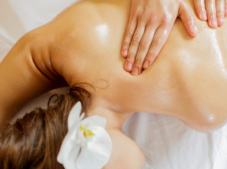 Top 7 Loại Dầu Massage Oil Tốt Được Nhiều Người Lựa Chọn 2026