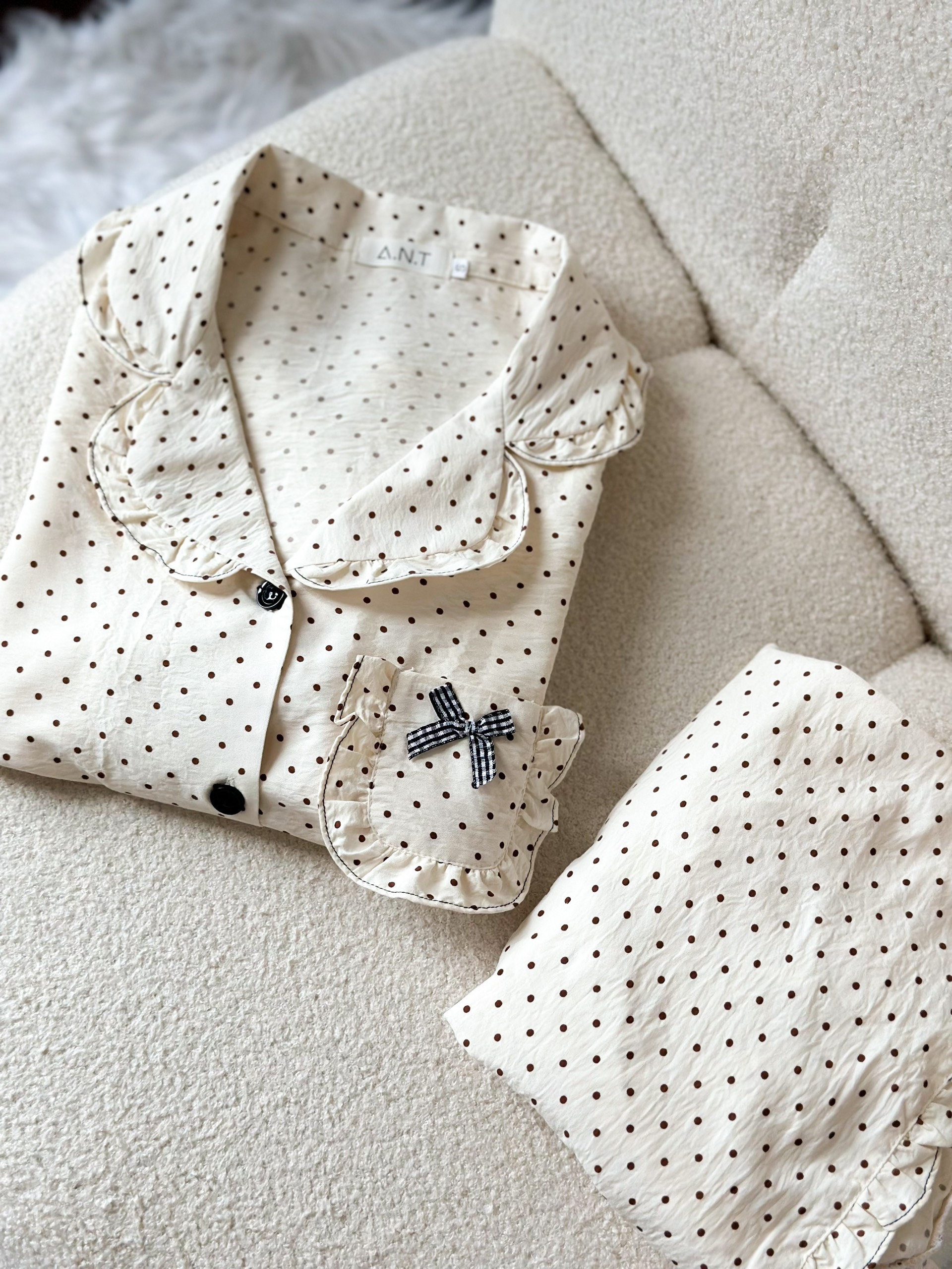 Bộ Pijama chấm bi chất liệu thô đũi Nhật vải nhập khẩu siêu xinh yêu cho các nàng , từ 40-65kg , hàng thiết kế thương hiệu ANT_P01