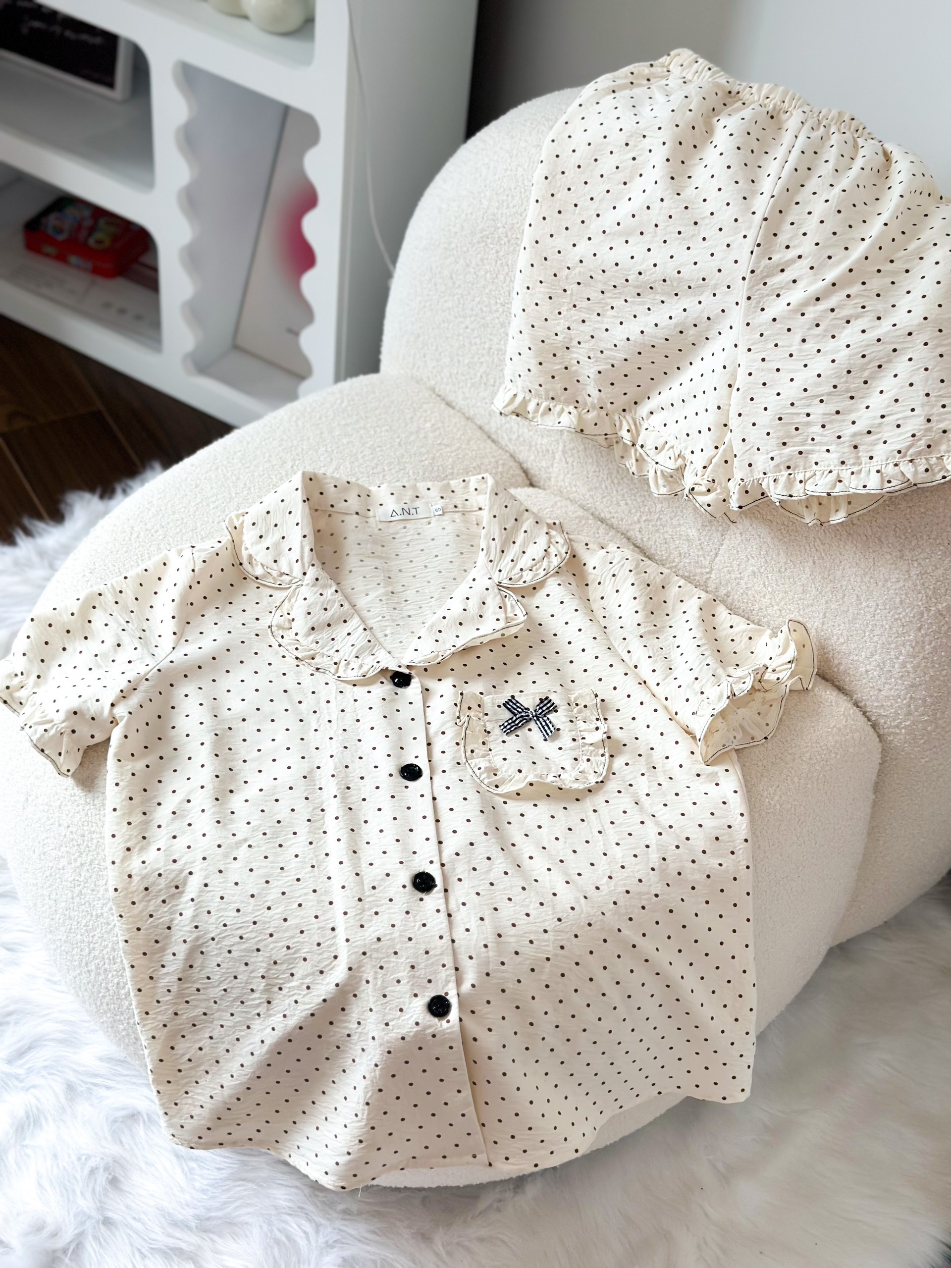 Bộ Pijama chấm bi chất liệu thô đũi Nhật vải nhập khẩu siêu xinh yêu cho các nàng , từ 40-65kg , hàng thiết kế thương hiệu ANT_P01