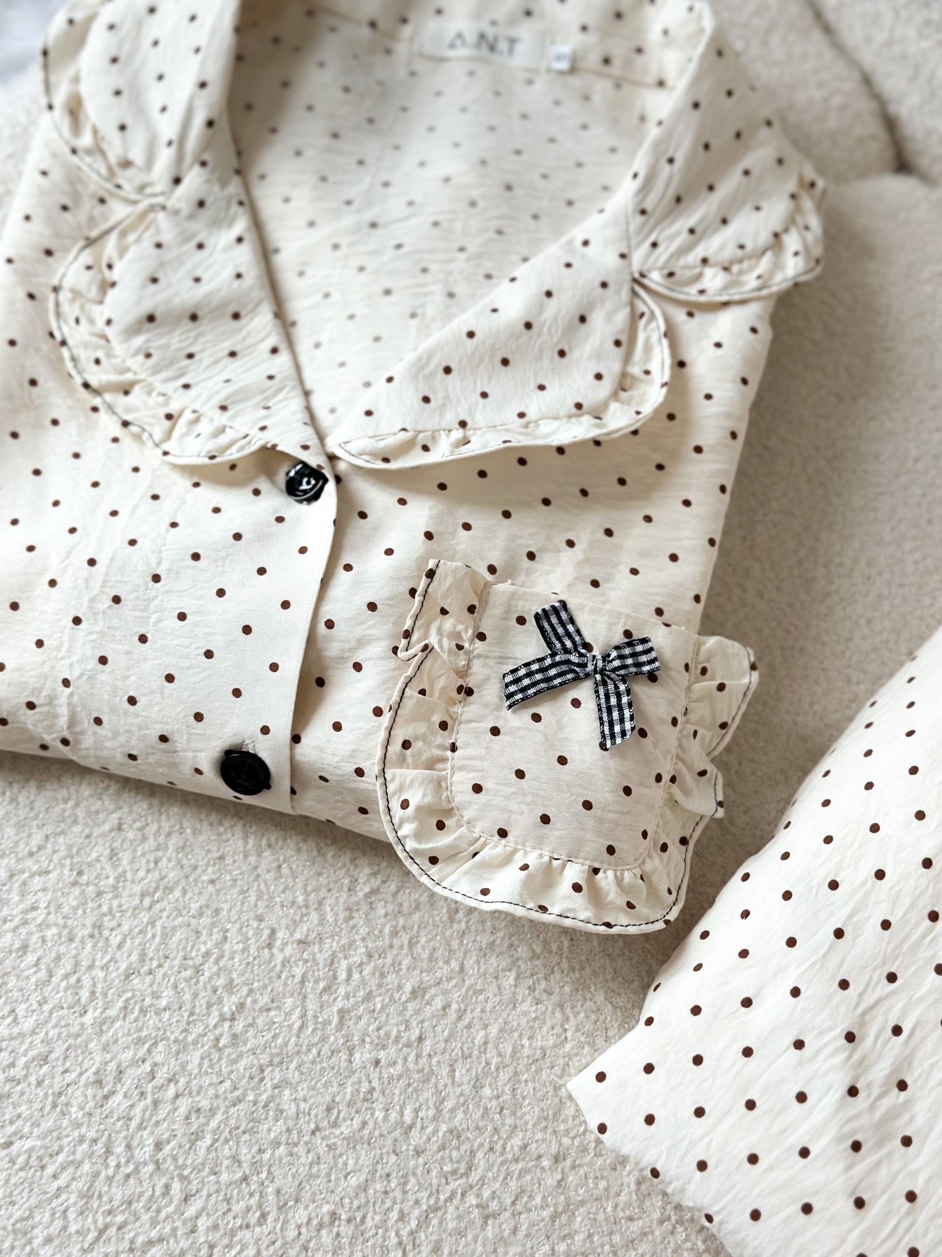Bộ Pijama chấm bi chất liệu thô đũi Nhật vải nhập khẩu siêu xinh yêu cho các nàng , từ 40-65kg , hàng thiết kế thương hiệu ANT_P01