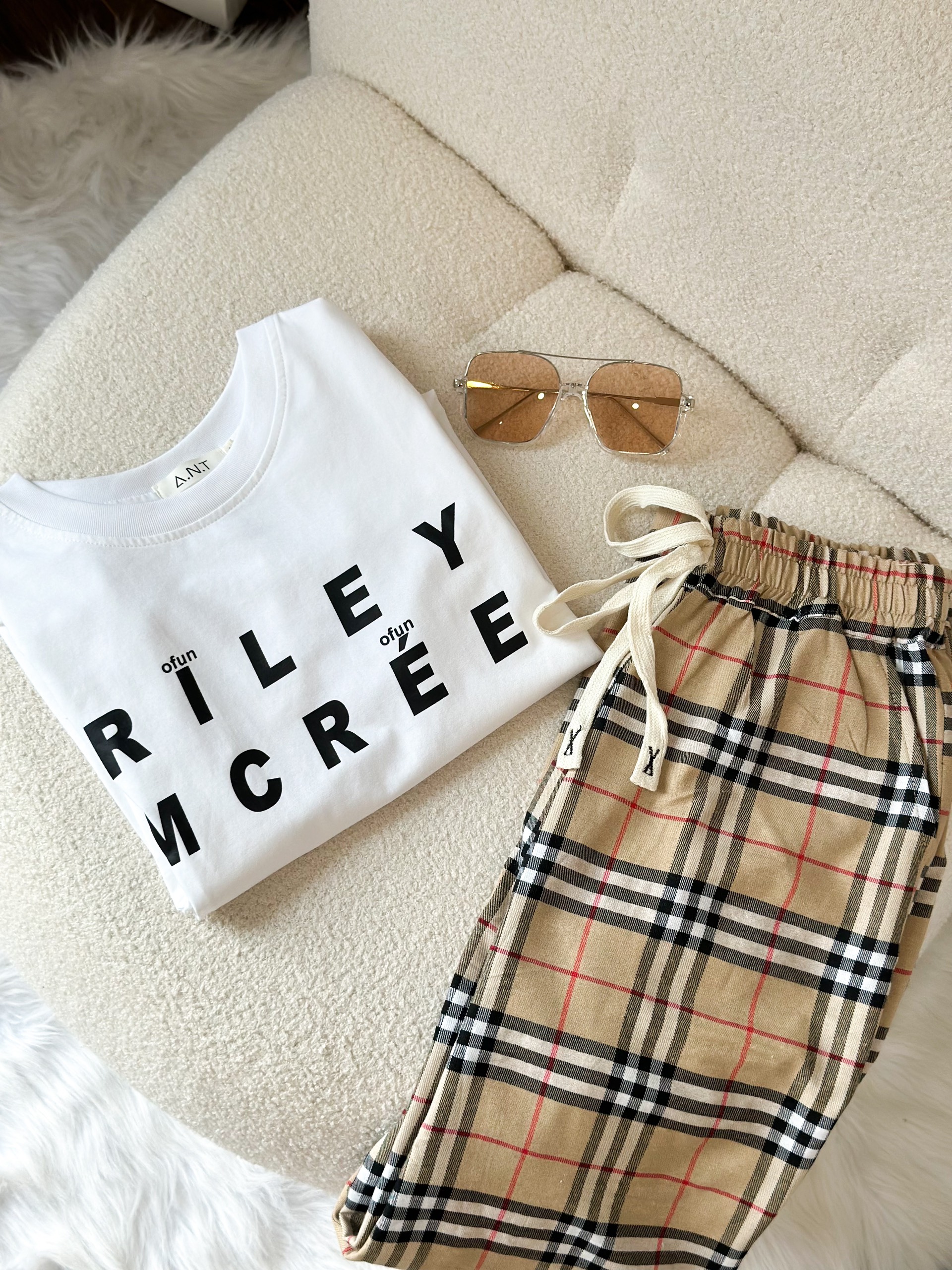 Set bộ cotton korea quần chất  kẻ caro siêu xịn mềm mịn phối áo chữ RILEY Trắng, in cao cấp (40-65kg) ANT_K05