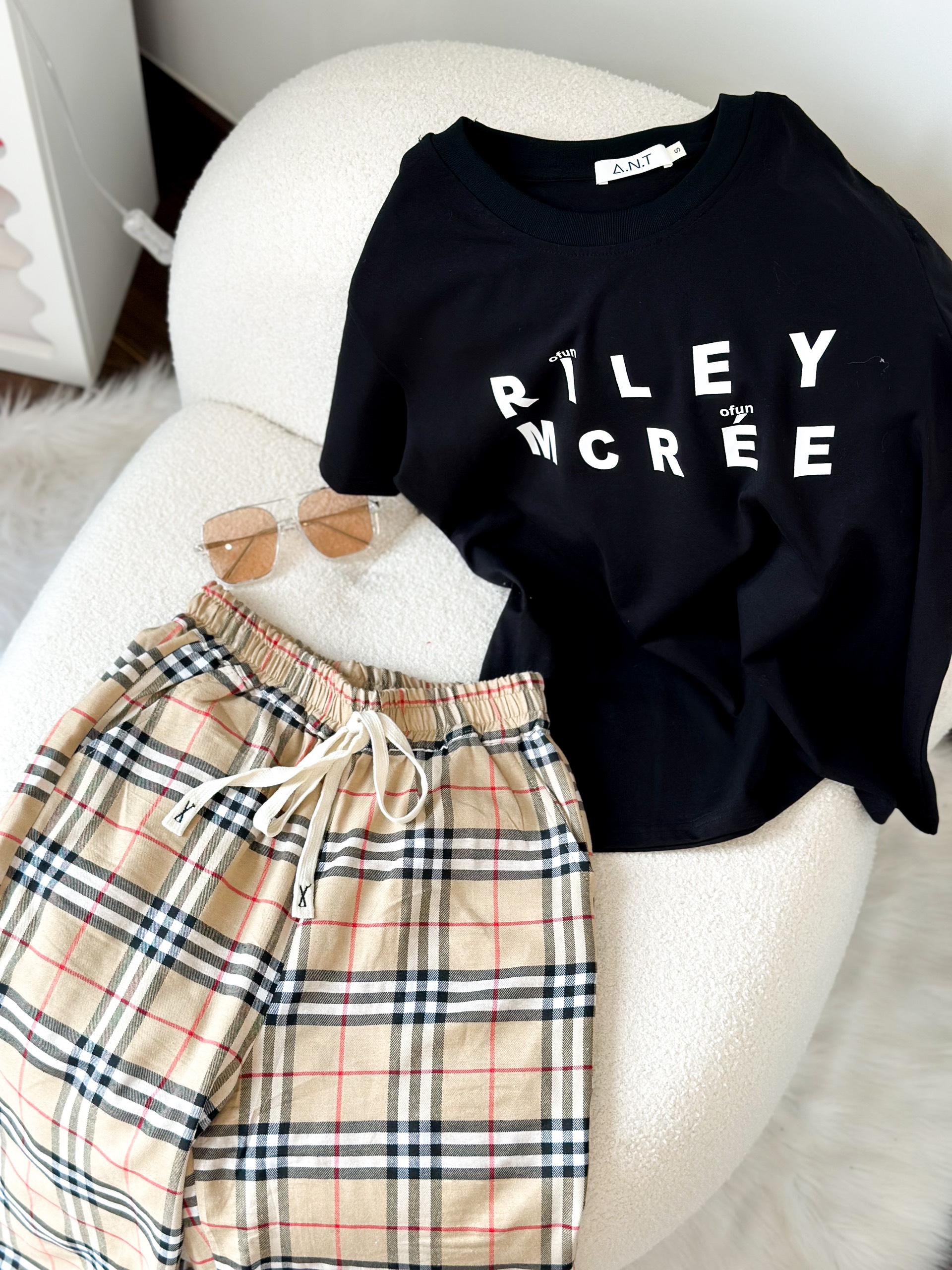 Set bộ cotton korea quần chất  kẻ caro siêu xịn mềm mịn phối áo chữ RILEY Đen, in cao cấp (40-65kg) ANT_ K06