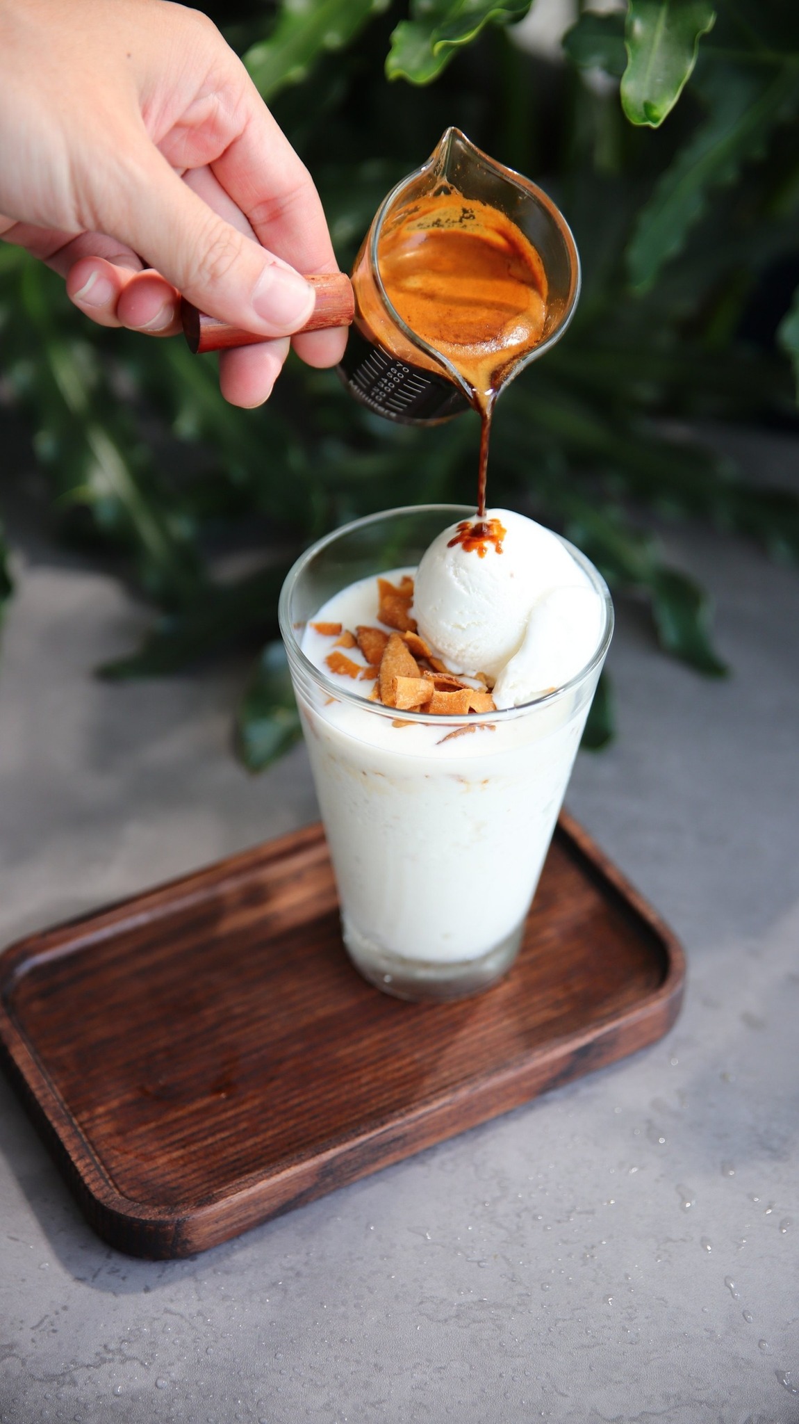 Cà phê dừa: Sự Kết hợp của Cà phê Đặc sản và Trái cây Nhiệt đới tại Việt Nam