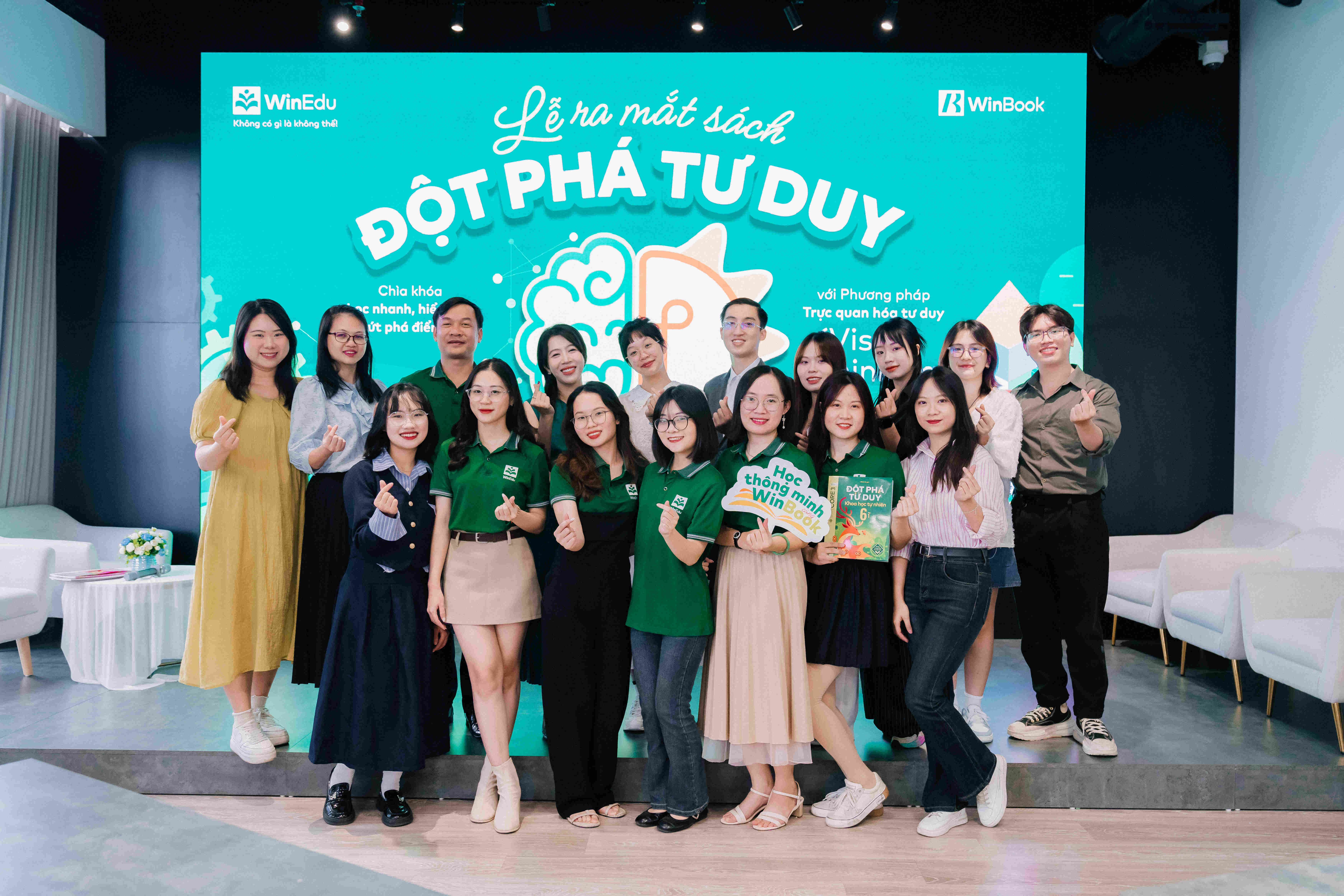 Sự Kiện Ra Mắt Sách và Sinh Nhật Công Ty