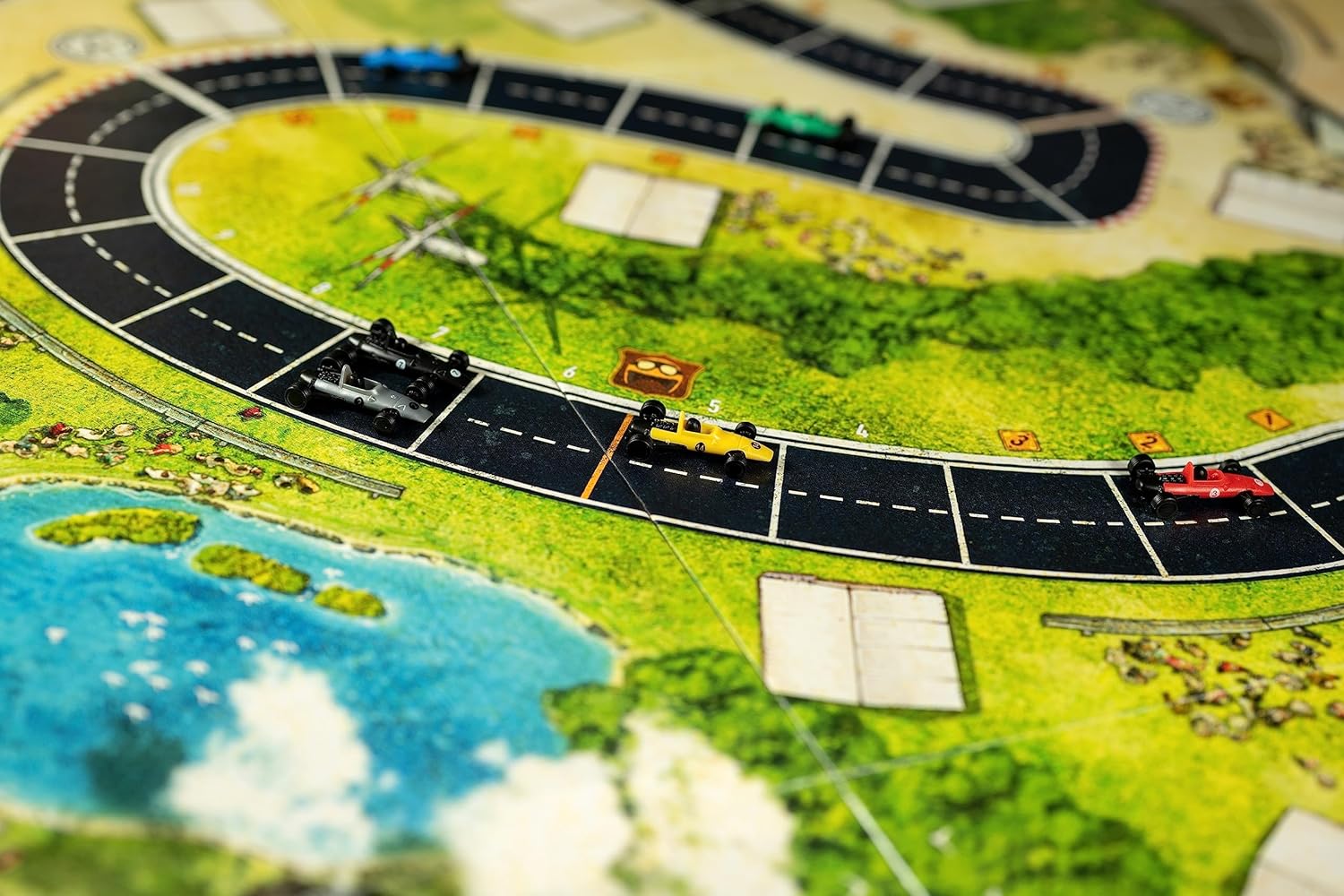 HEAT: Pedal to the Metal - Board Game Heat: Nóng Máy Cháy Bugi