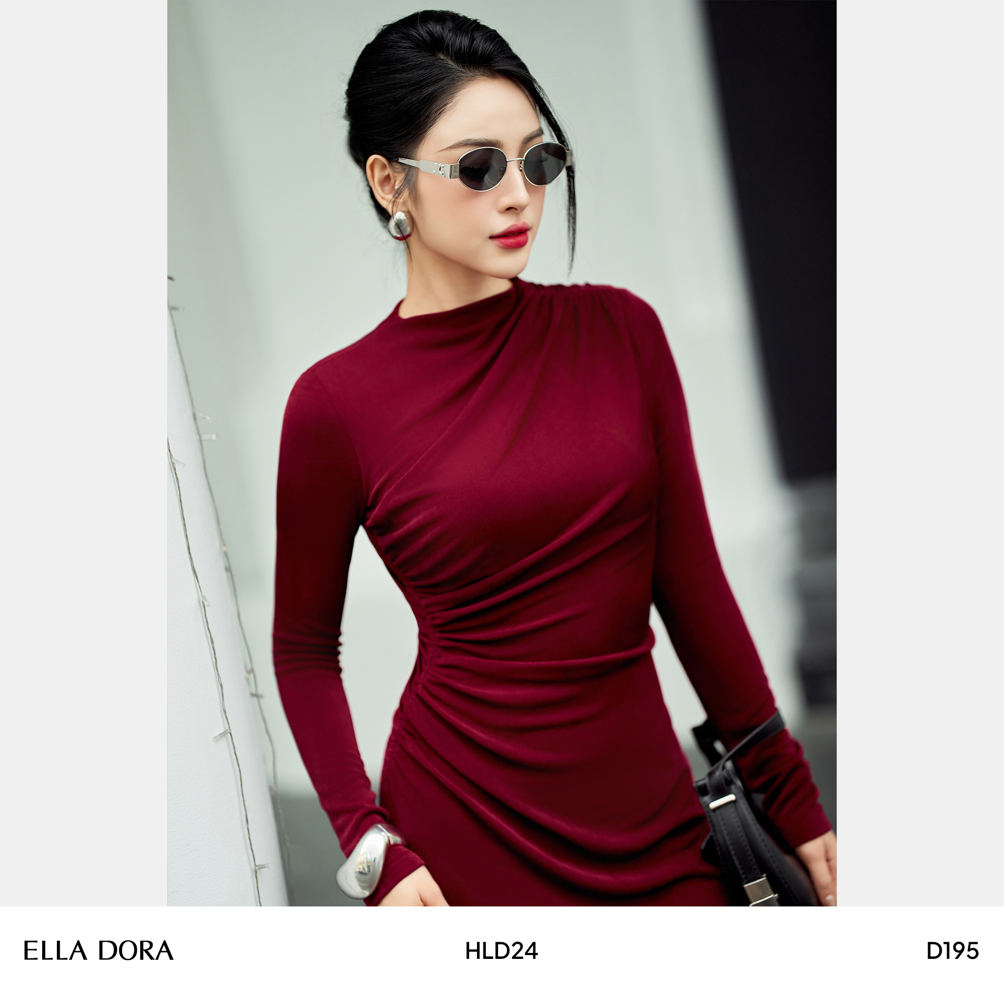 Đầm rúm cổ và eo đỏ đô