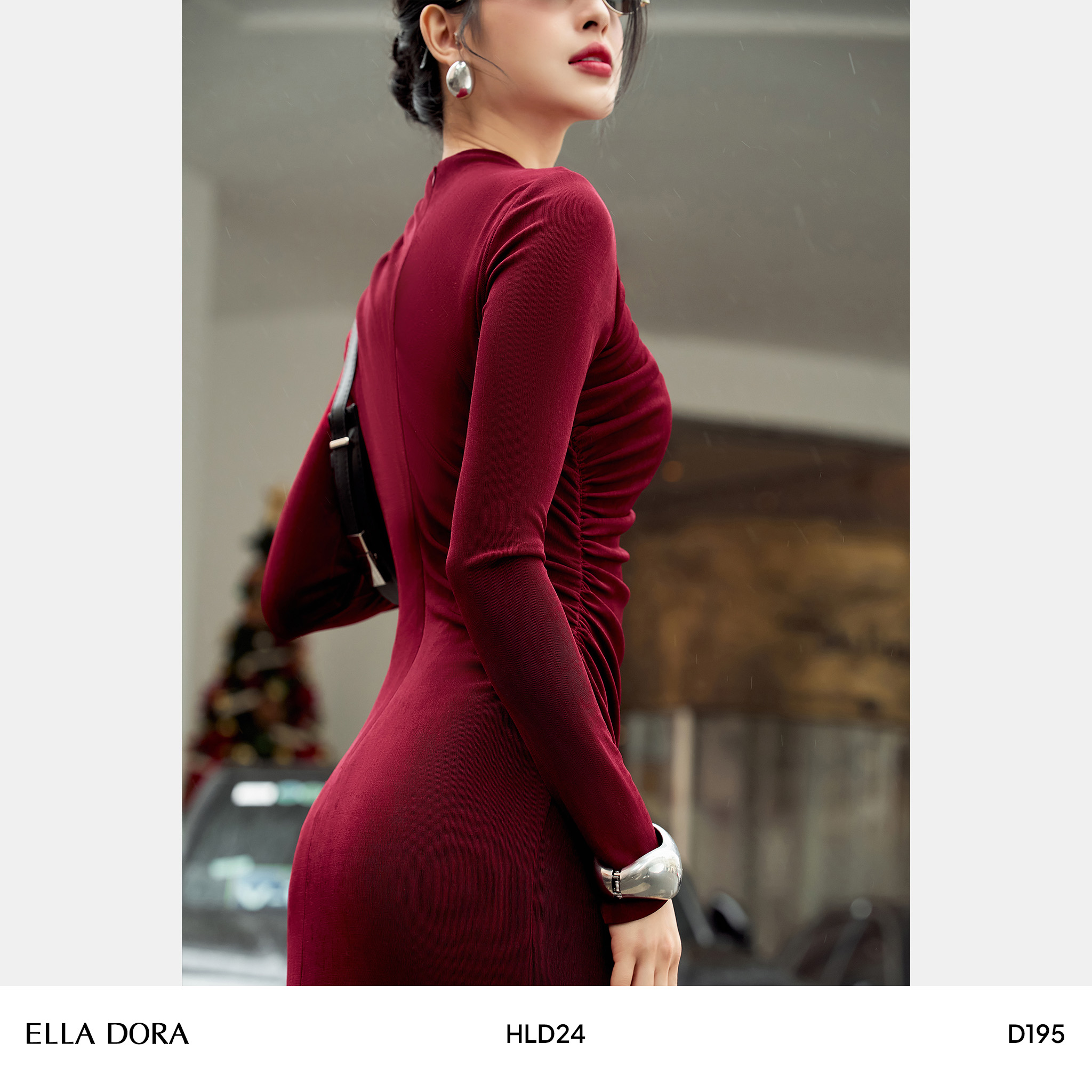 Đầm rúm cổ và eo đỏ đô