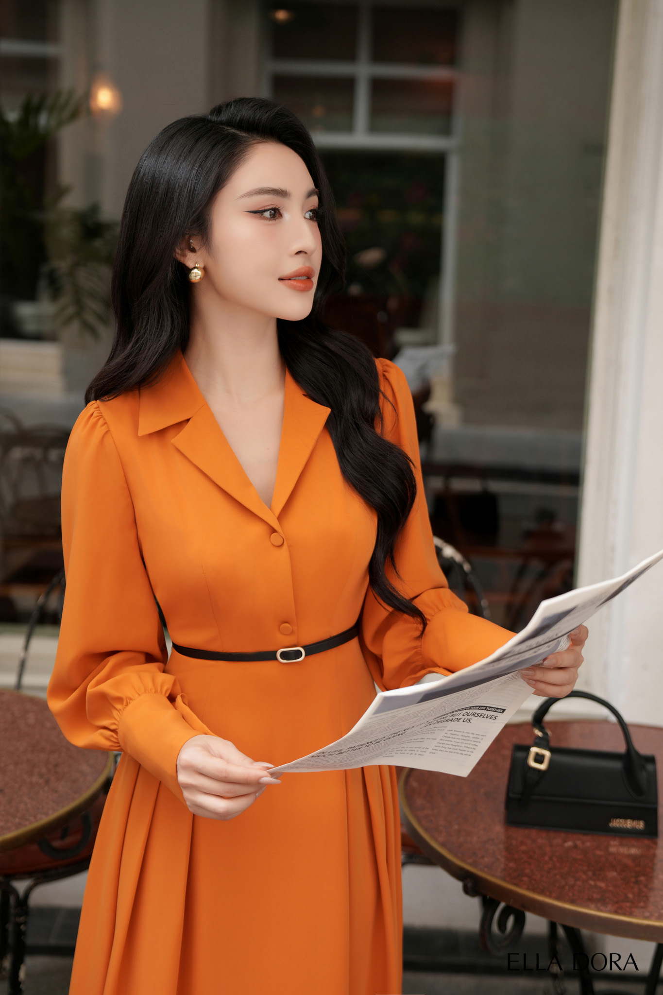 Đầm cổ ve đai da