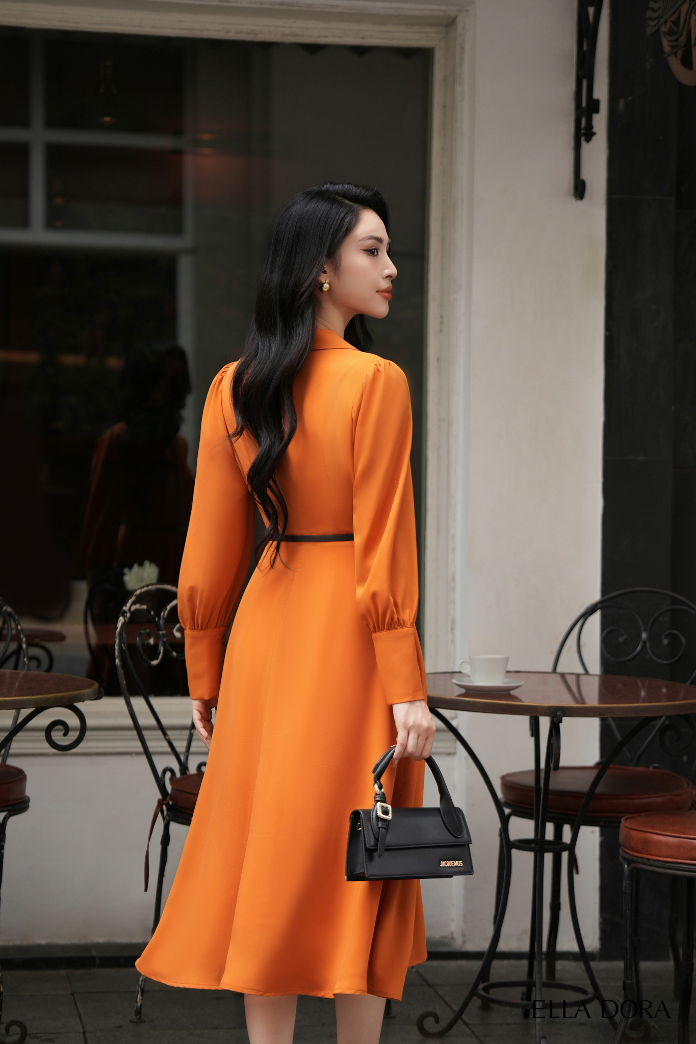 Đầm cổ ve đai da