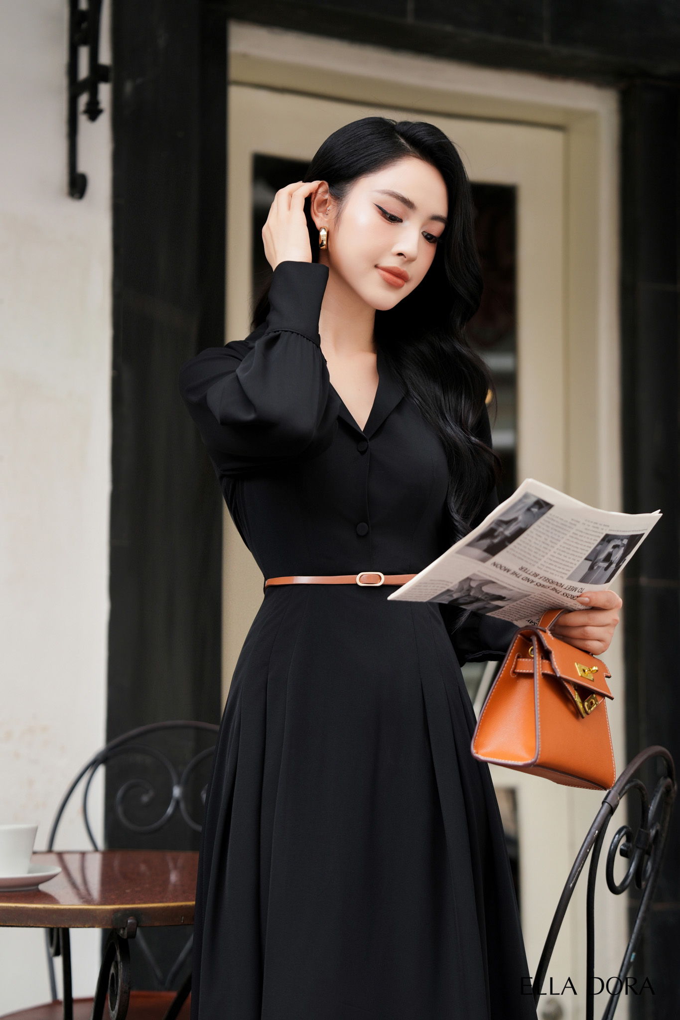 Đầm cổ ve đai da