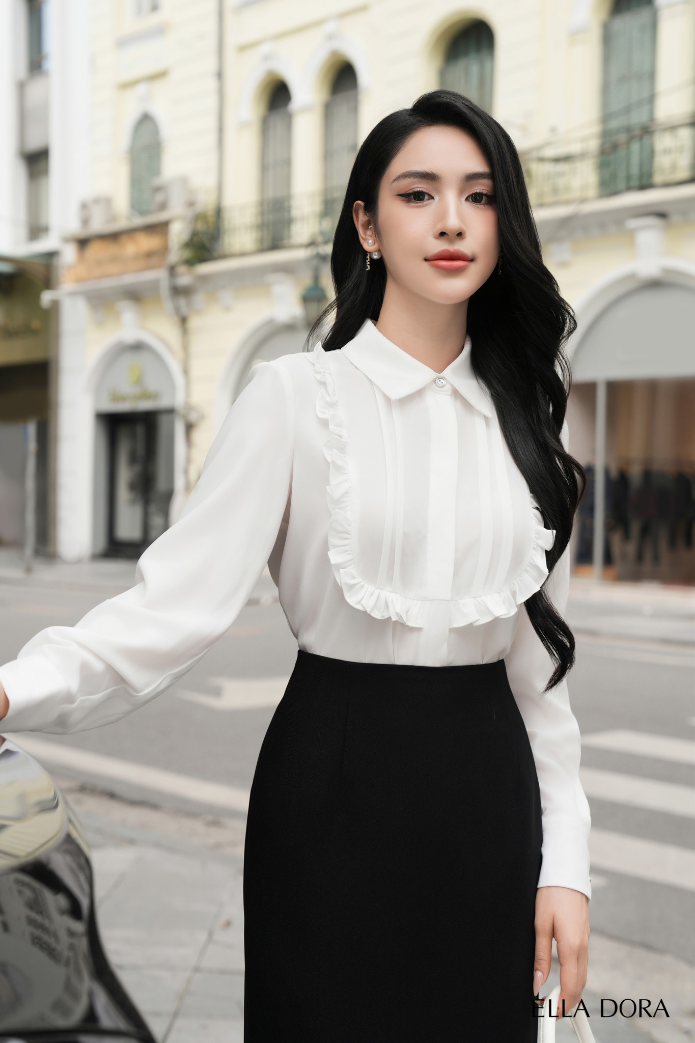 Sơ mi bèo và li ngực