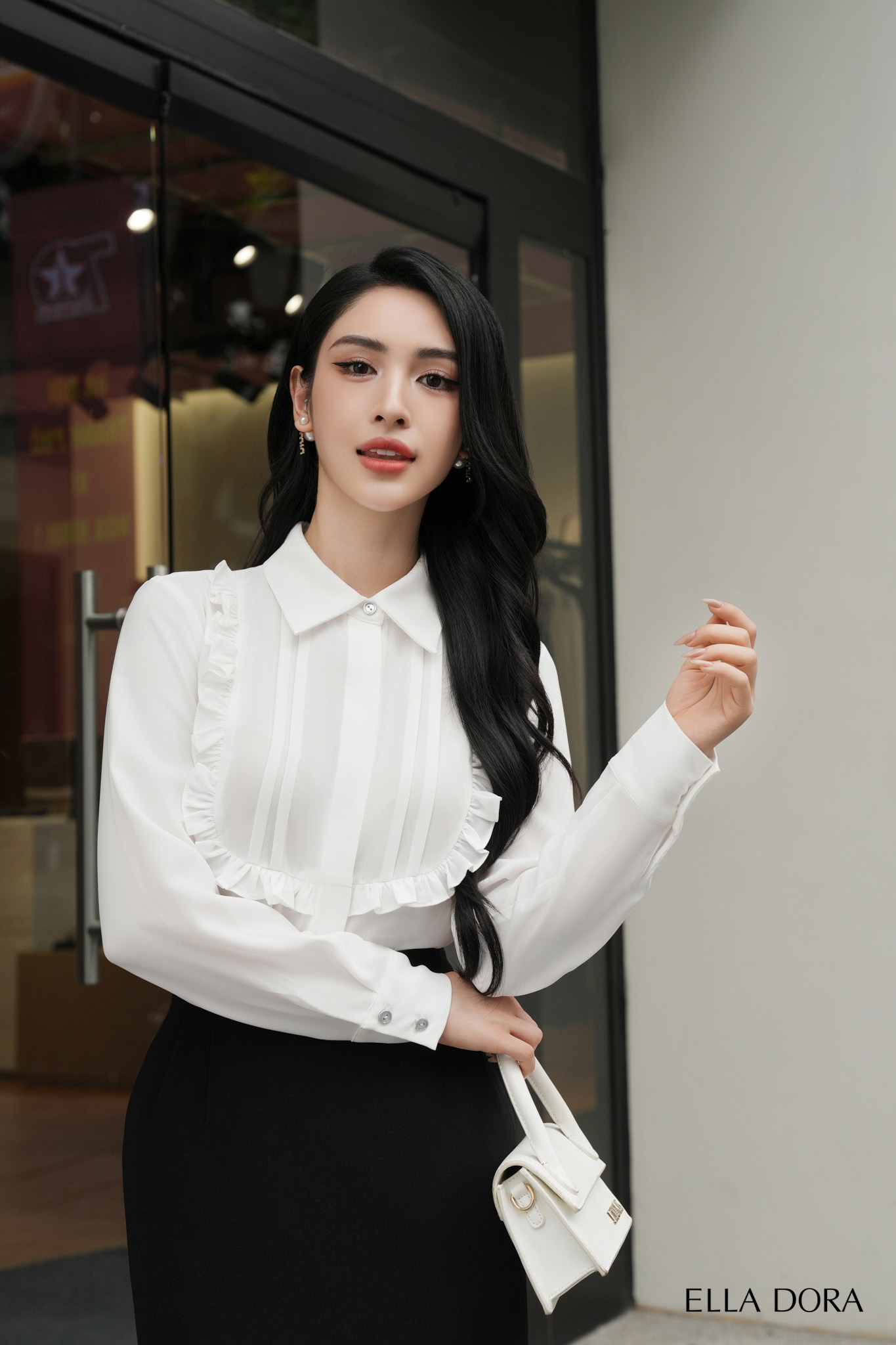 Sơ mi bèo và li ngực