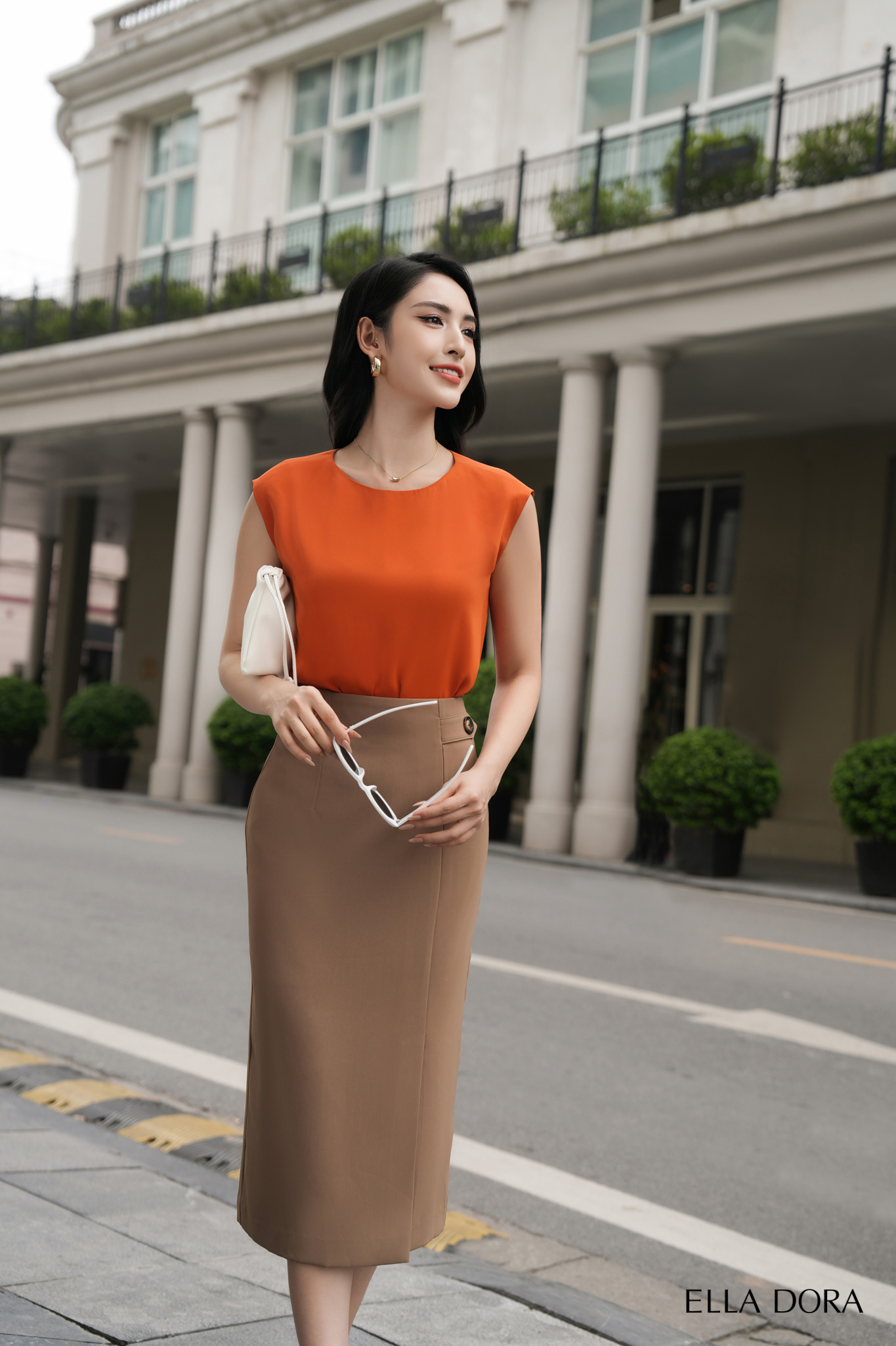 Chân váy nâu 1 cúc