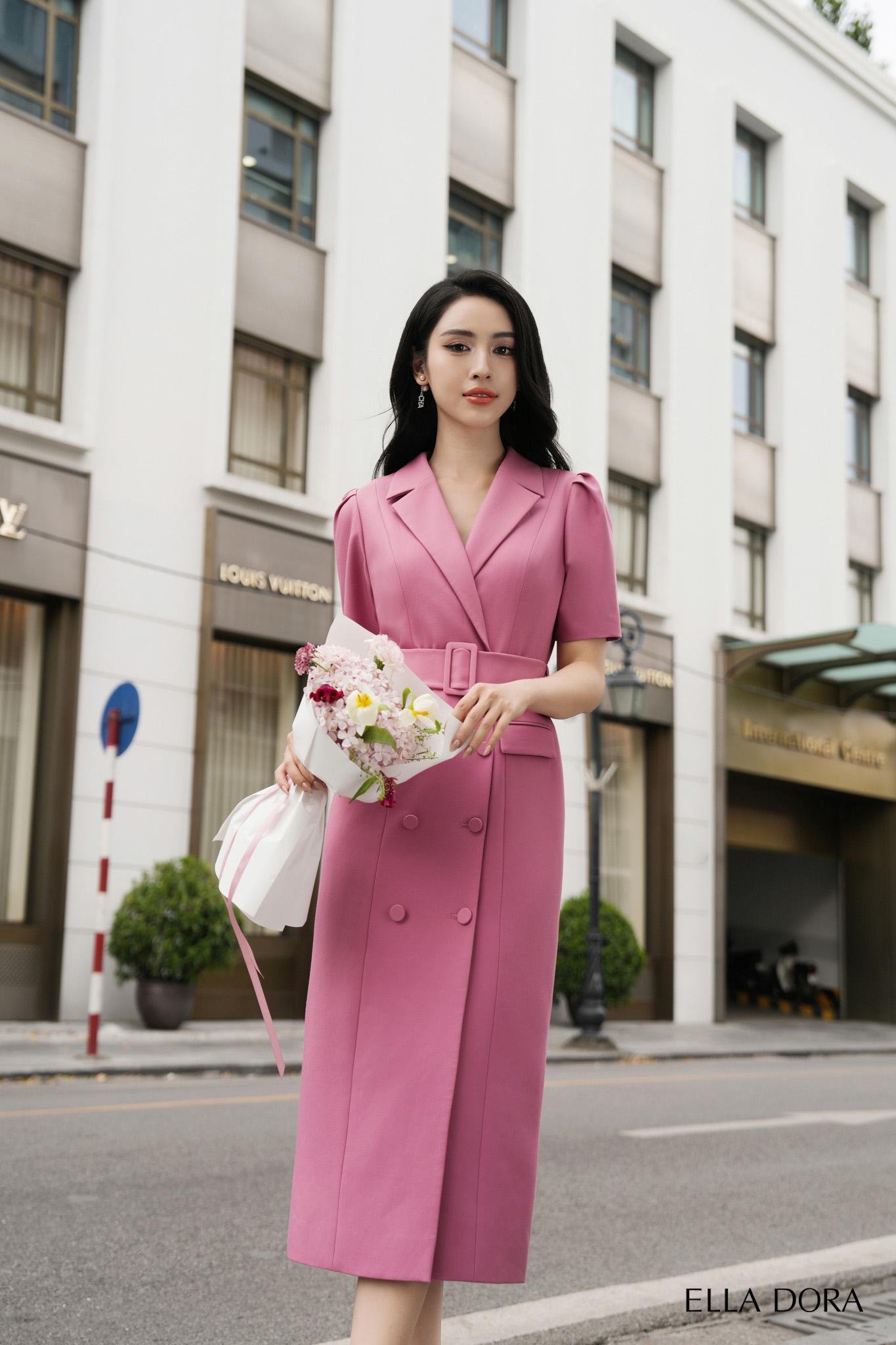 Đầm cổ ve đai bọc