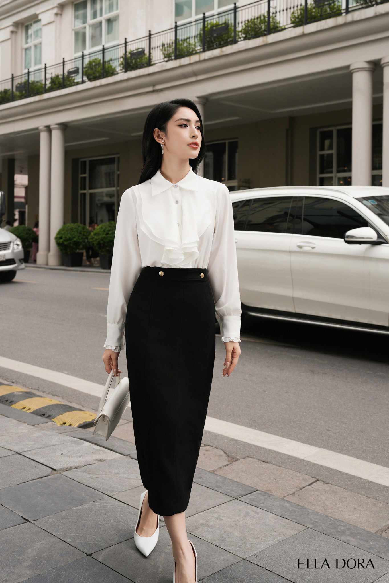 Sơ mi phối bèo ngực và tay