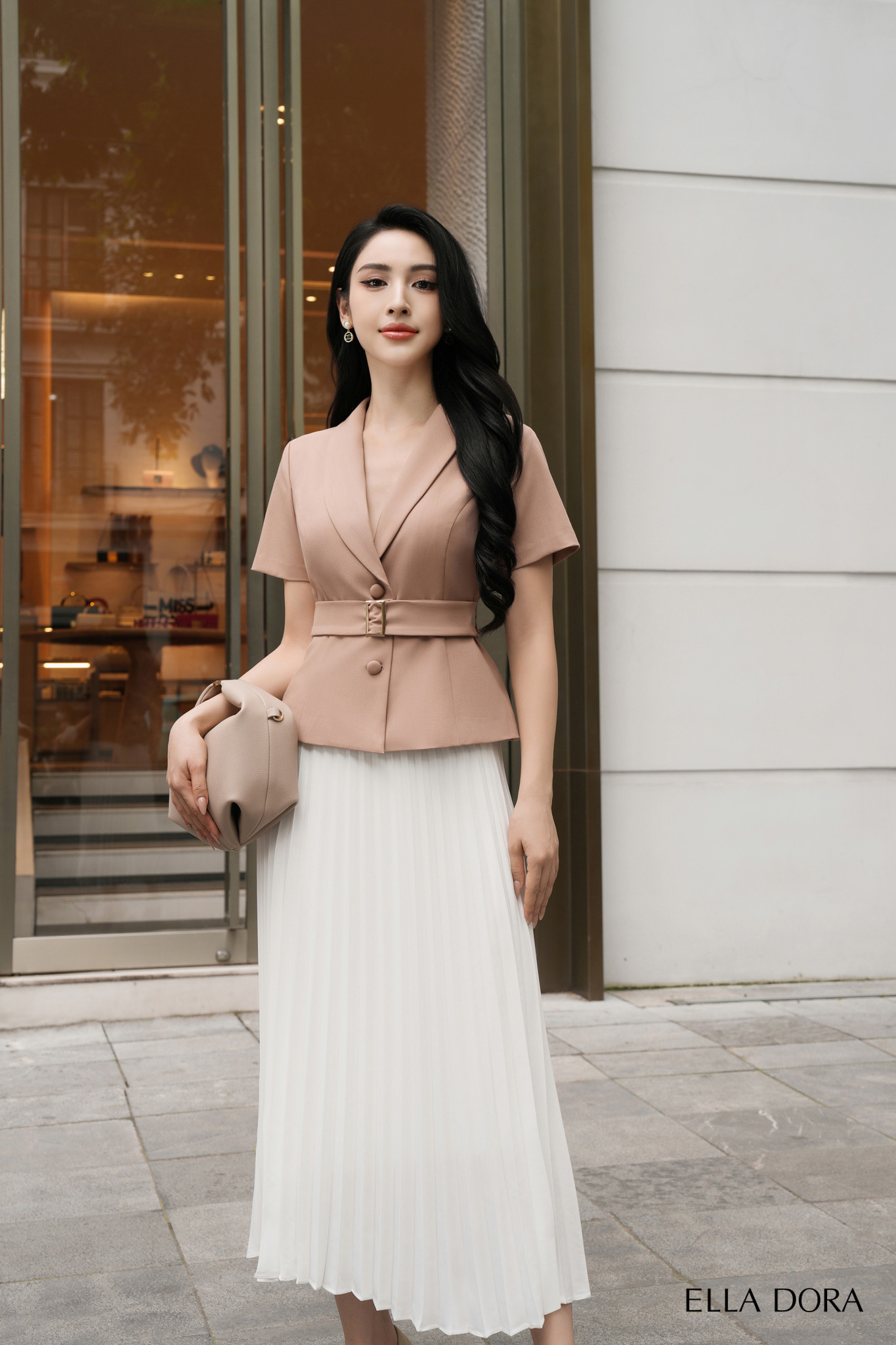 Áo kiểu cổ ve tròn