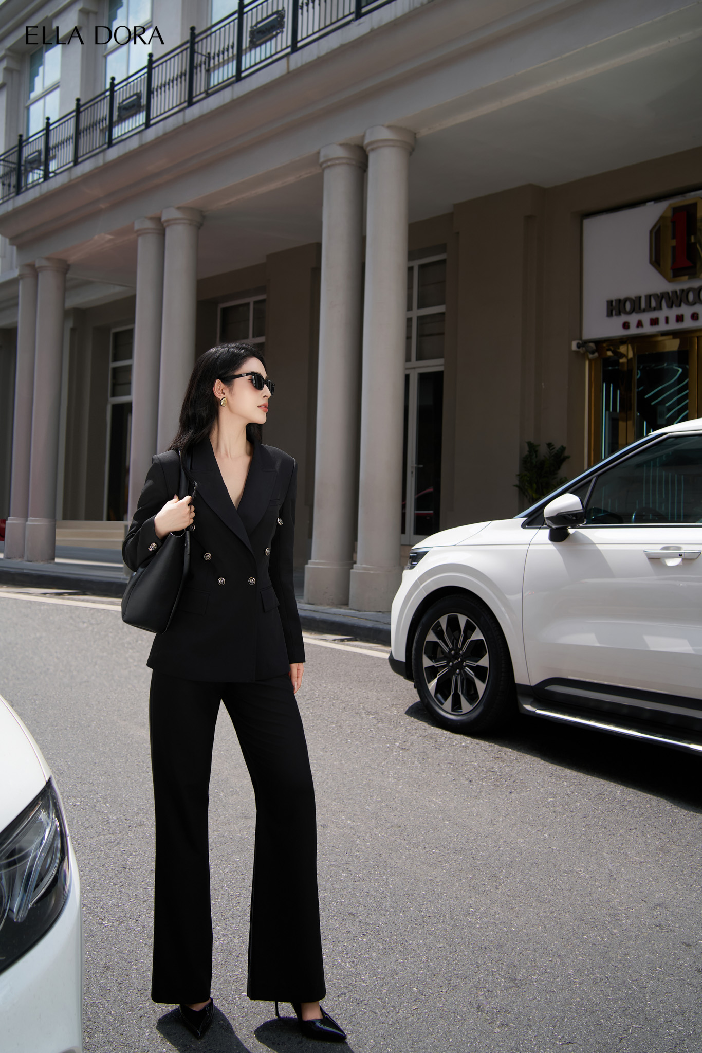 Blazer đen cúc đồng