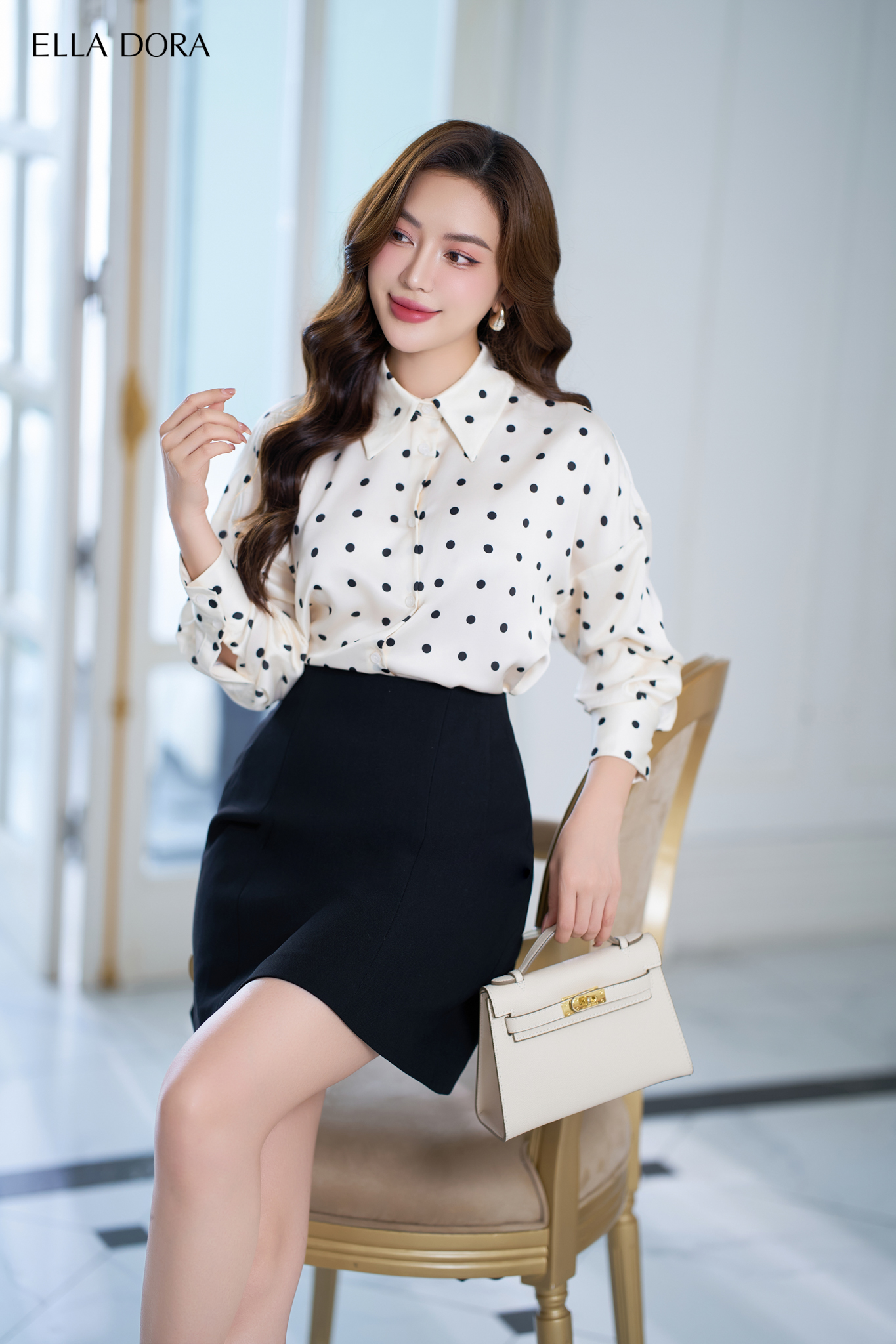 Sơ mi lụa chấm bi to