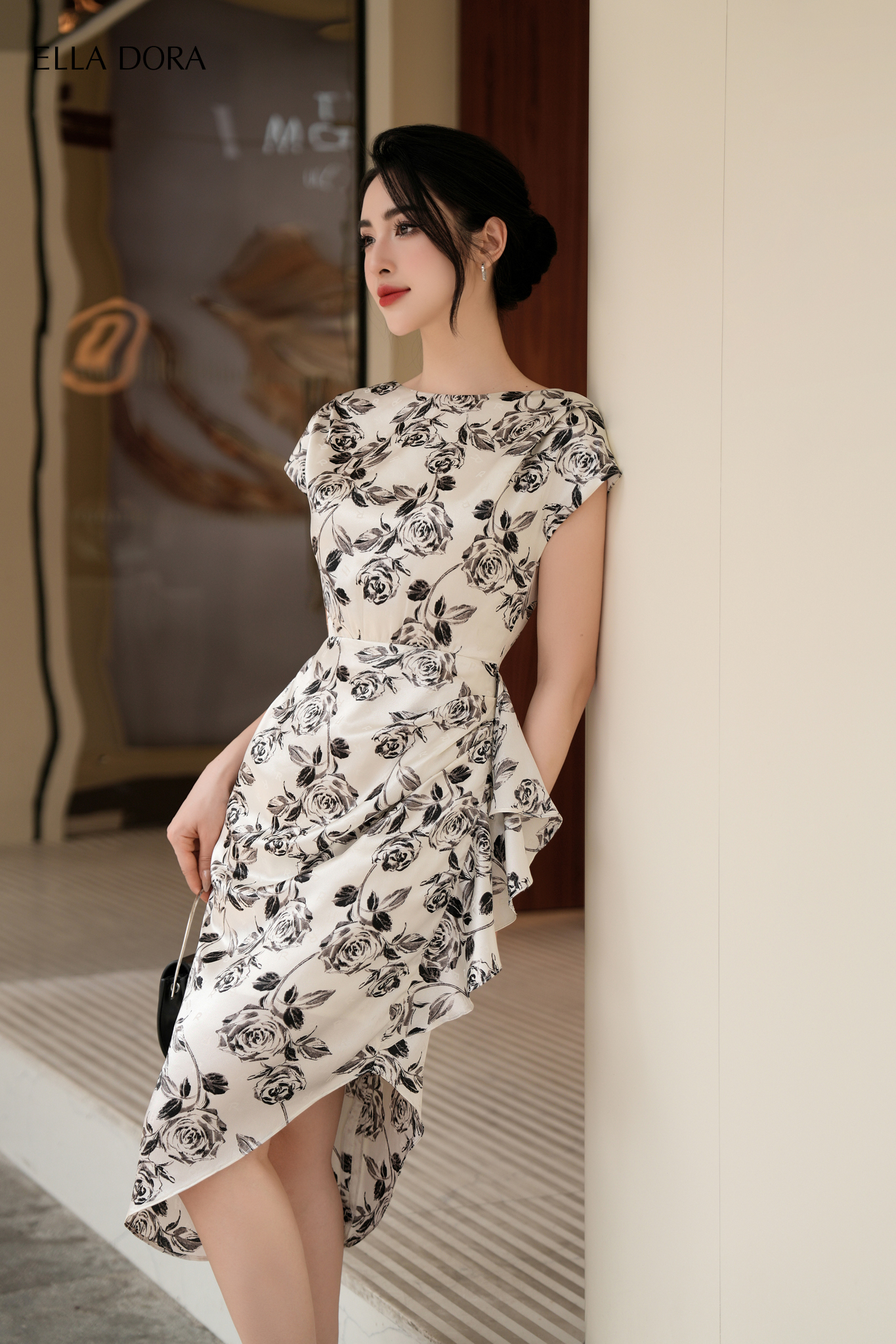 Đầm lụa lệch gấu