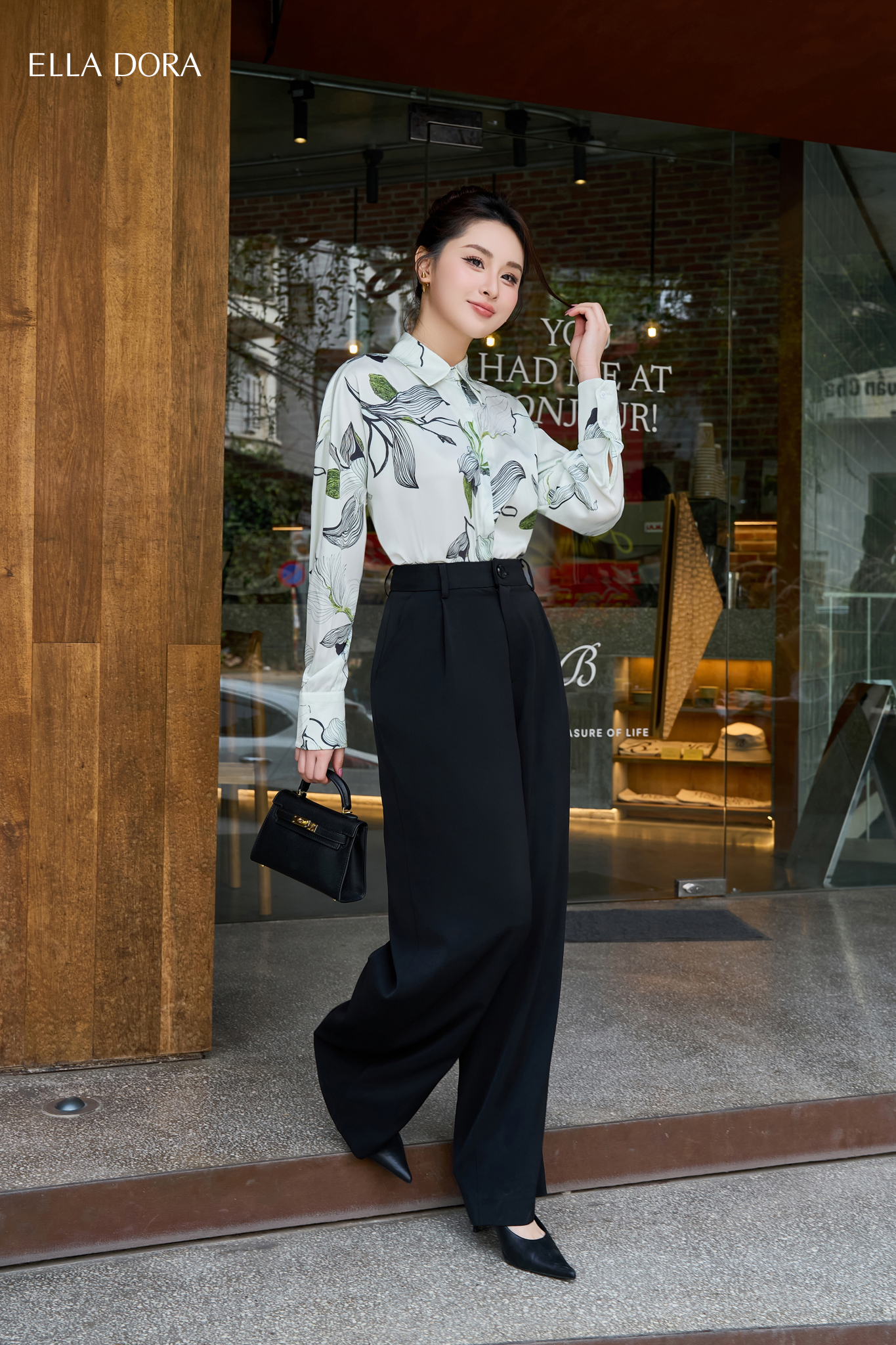 Sơ mi lụa hoa dáng thoải mái