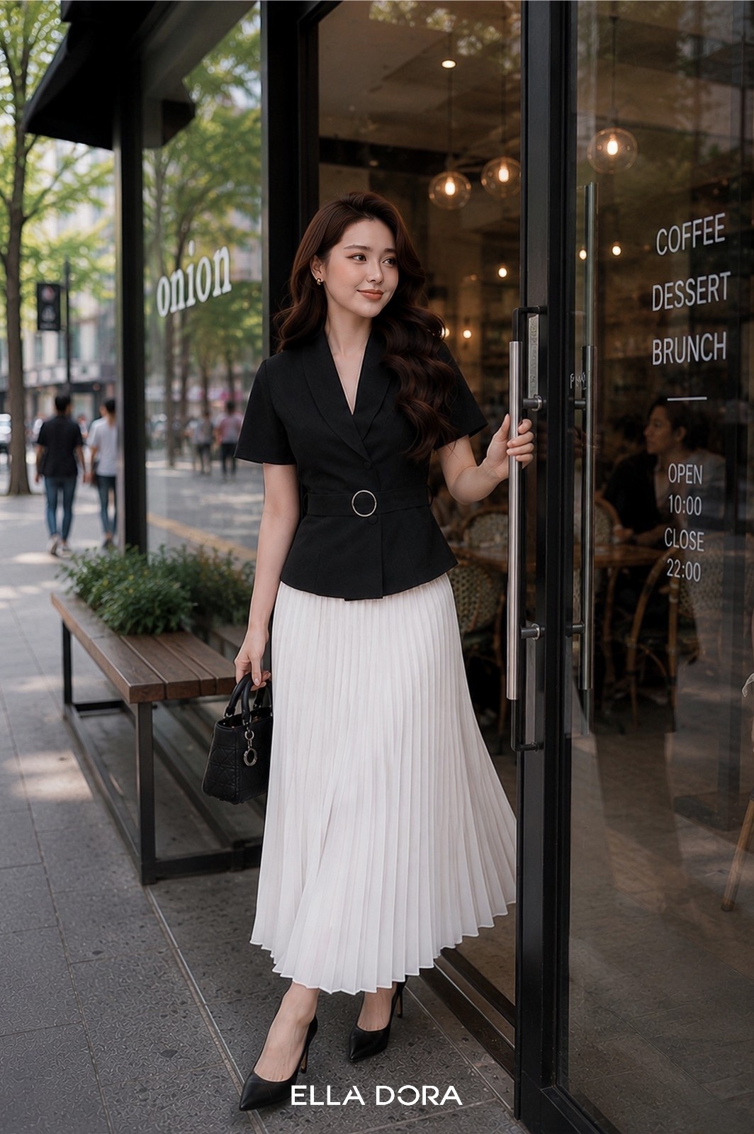 Áo kiểu cổ ve tròn