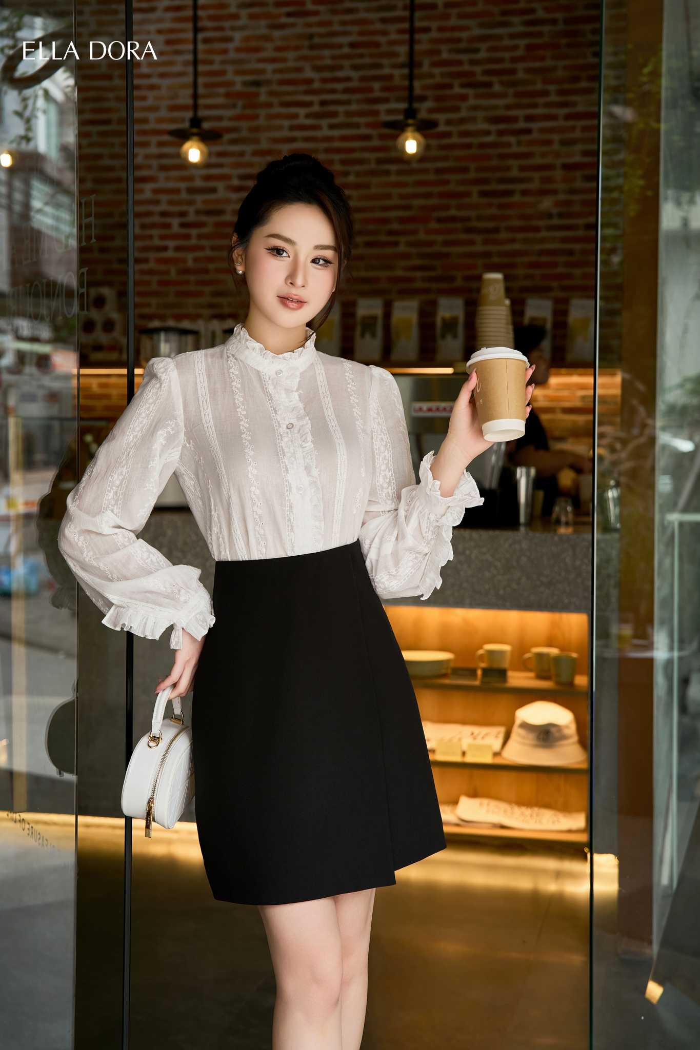 Chân váy ngắn tà lệch