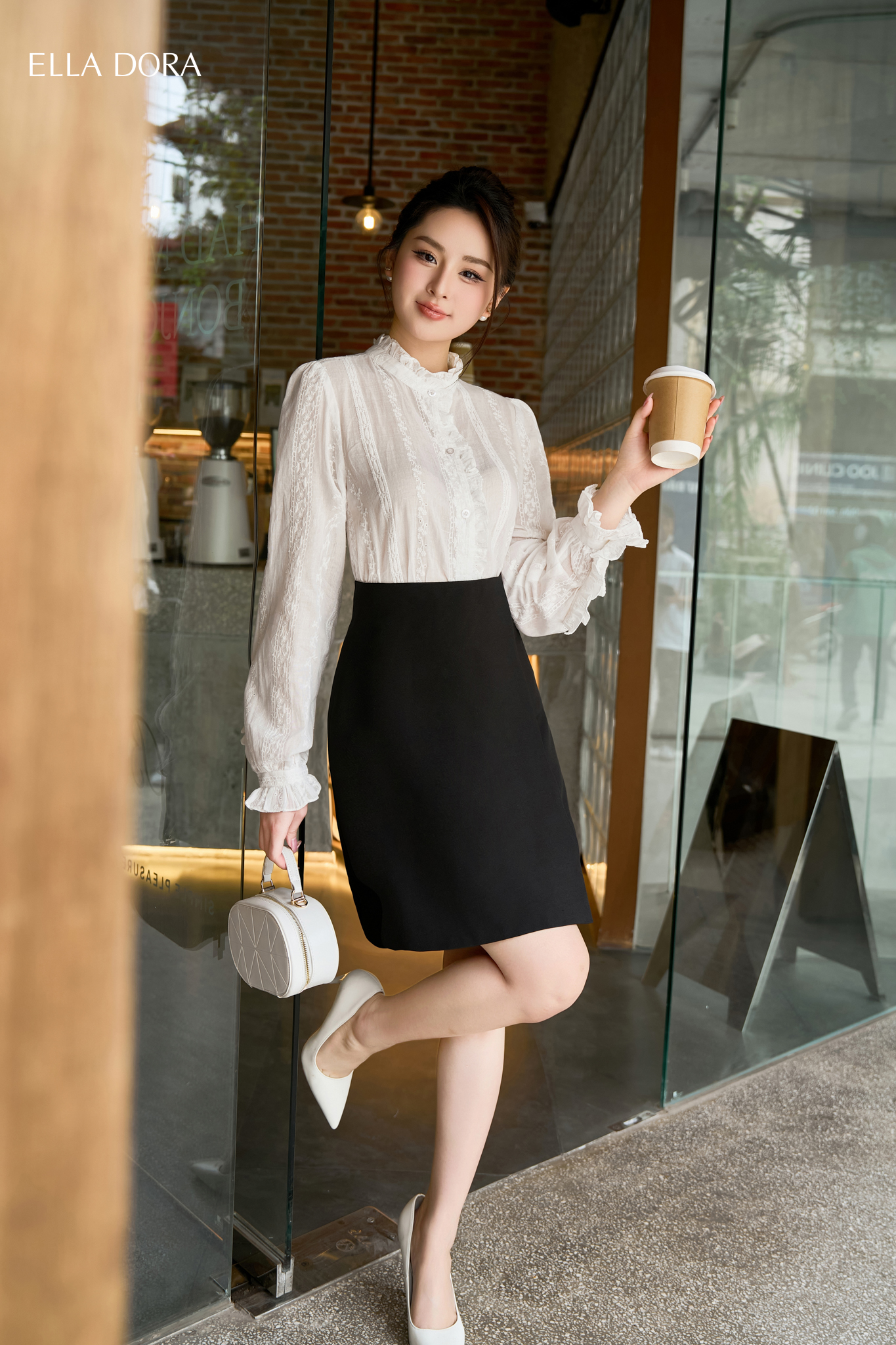 Chân váy ngắn tà lệch