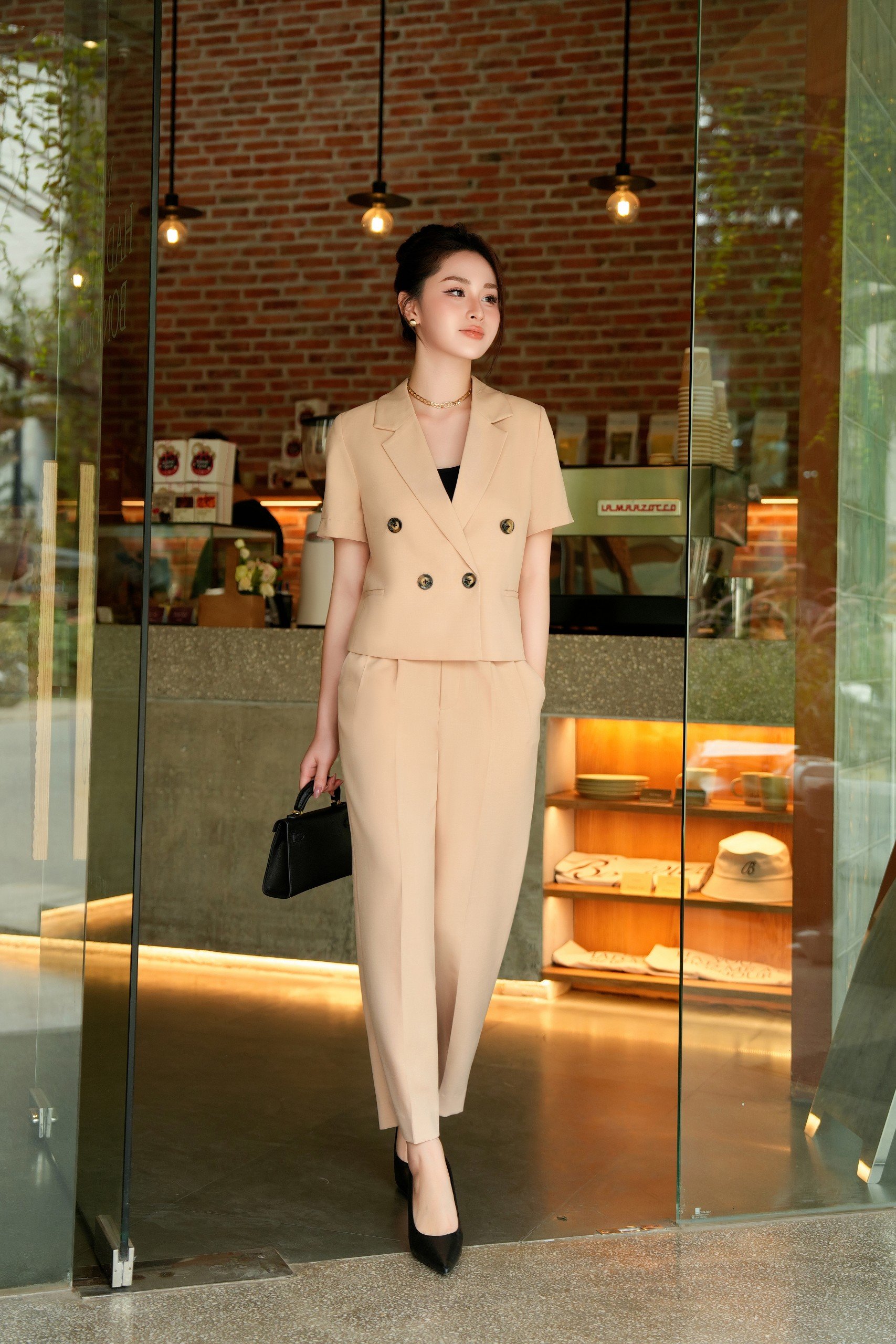 Set kí giả nâu nhạt