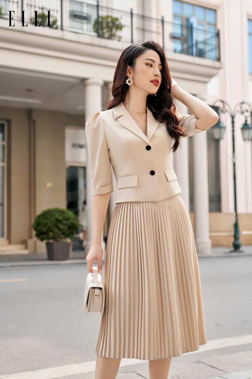 Áo kiểu cổ ve tay bồng