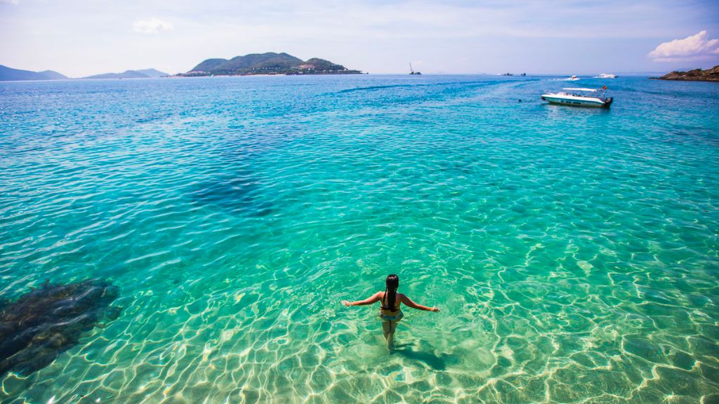 Tour Lặn Biển 1 Ngày: Khám Phá Vịnh Nha Trang
