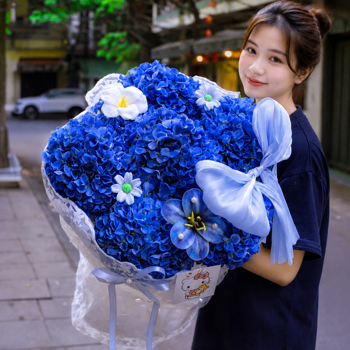 Bó Hoa Lụa Cẩm Tú Cầu Xanh Dương – Ấn Tượng Khó Quên