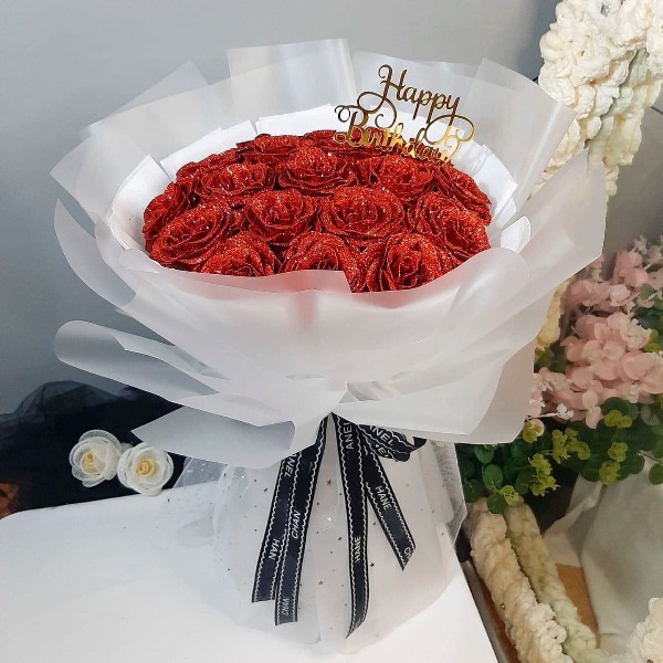 Hoa nhũ màu đỏ giấy gói trắng mờ