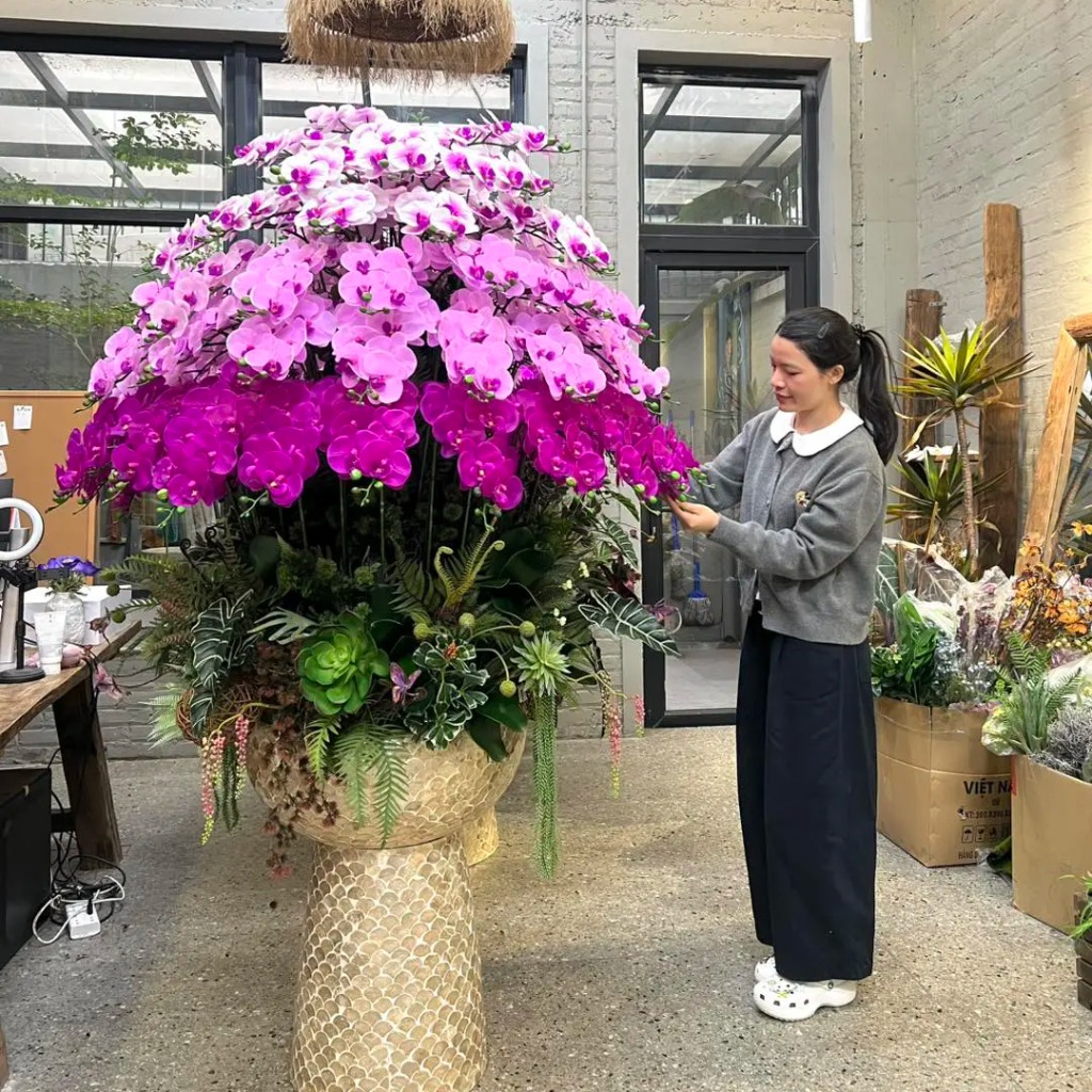 Chậu Lan Hồ Điệp Chất Liệu Cao Su Non Màu Tím Mix Trắng Lõi Tím – Chậu Cỡ Đại Sang Trọng Cho Sảnh, Biệt Thự