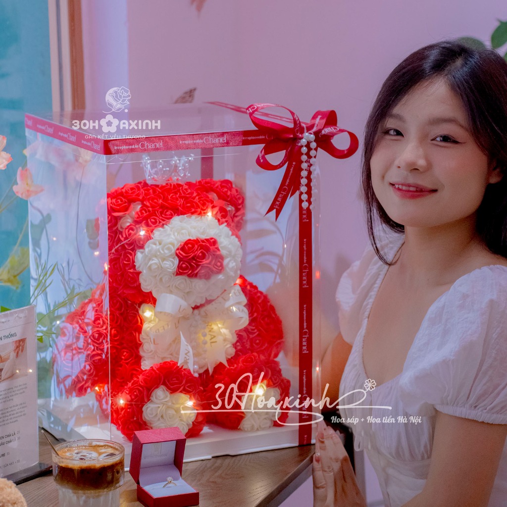 Gấu Hoa Hồng Hộp Mika Đèn LED – Món Quà Lãng Mạn Và Sang Trọng