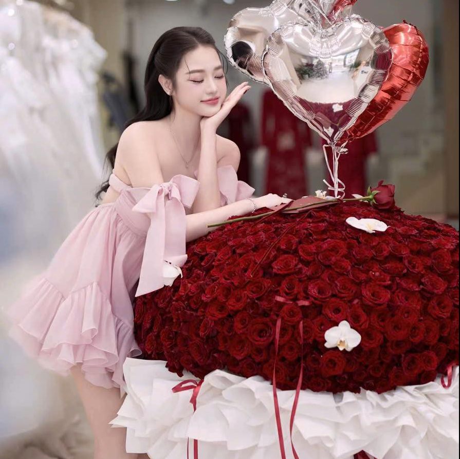 999 Bông Hoa Sáp Màu Đỏ - Bó To Lãng Mạn