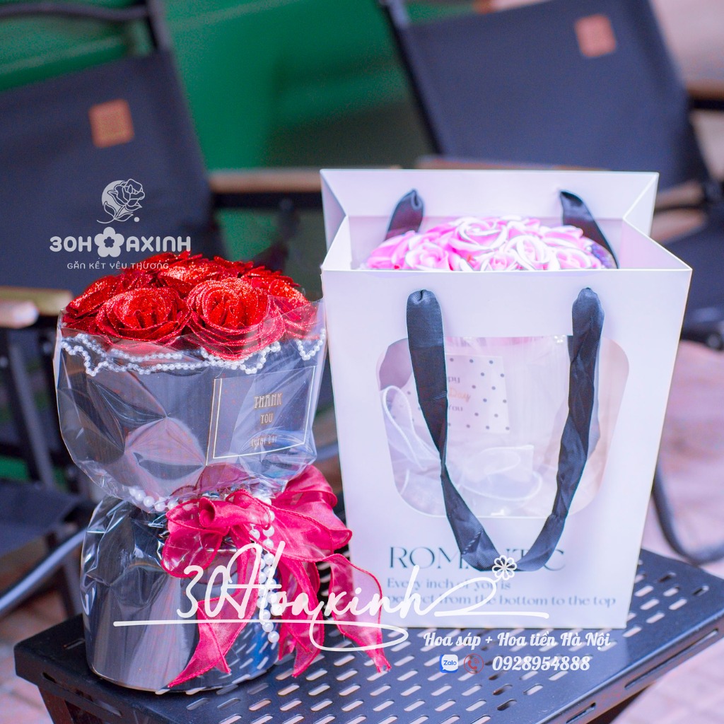 Hoa sáp nhũ tặng kèm túi và thiệp