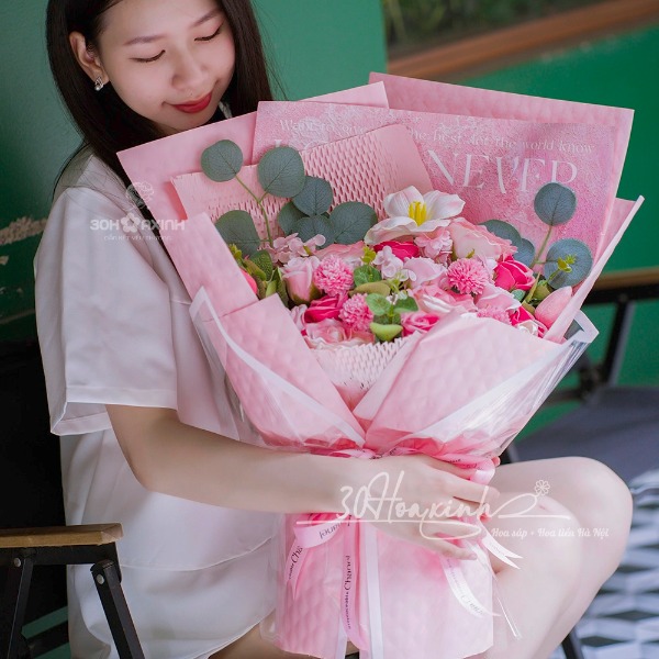 Hoa hồng sáp mix hoa Lan và hoa Lụa tông màu hồng