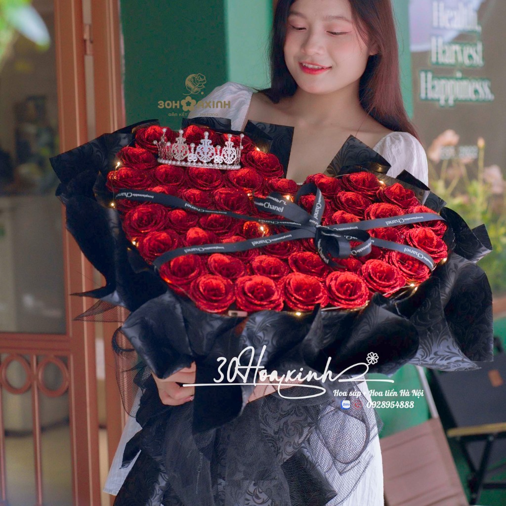 Hoa sáp nhũ hình trái tim tặng kèm vương miện và đèn led